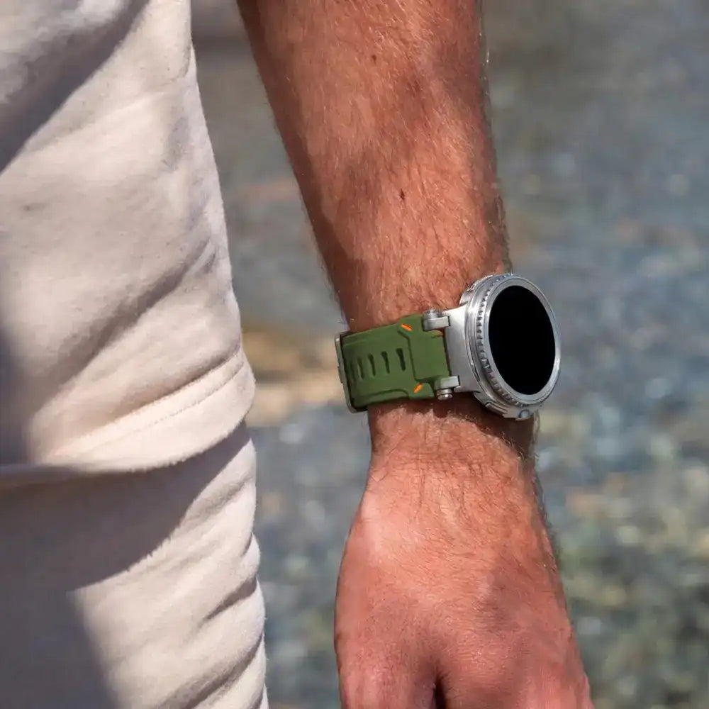 Samsung Galaxy Watch 8 - 40mm 'Explorer' silicone band (groen met titanium)