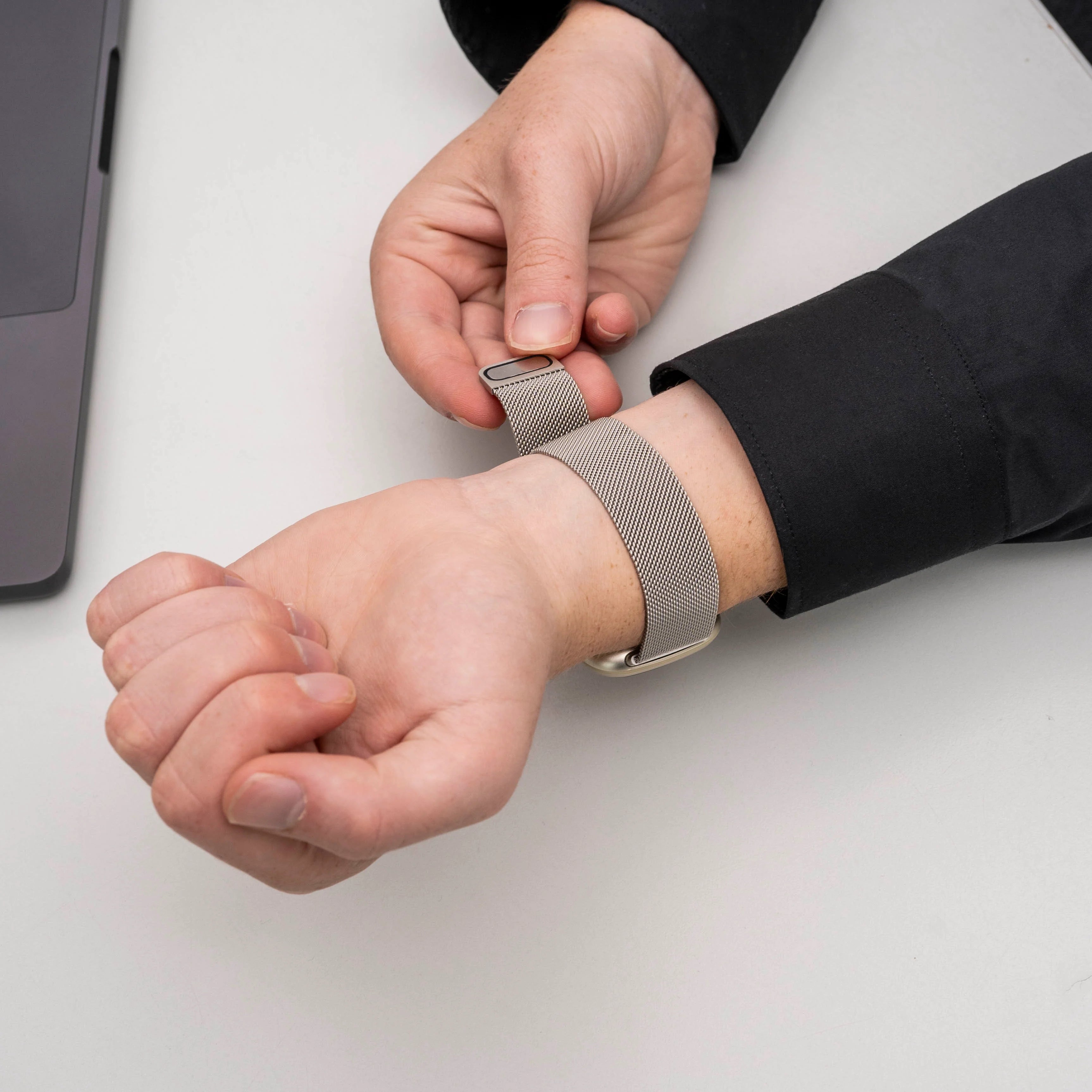 Fitbit Sense 2 Milanese band (sterrenlicht)