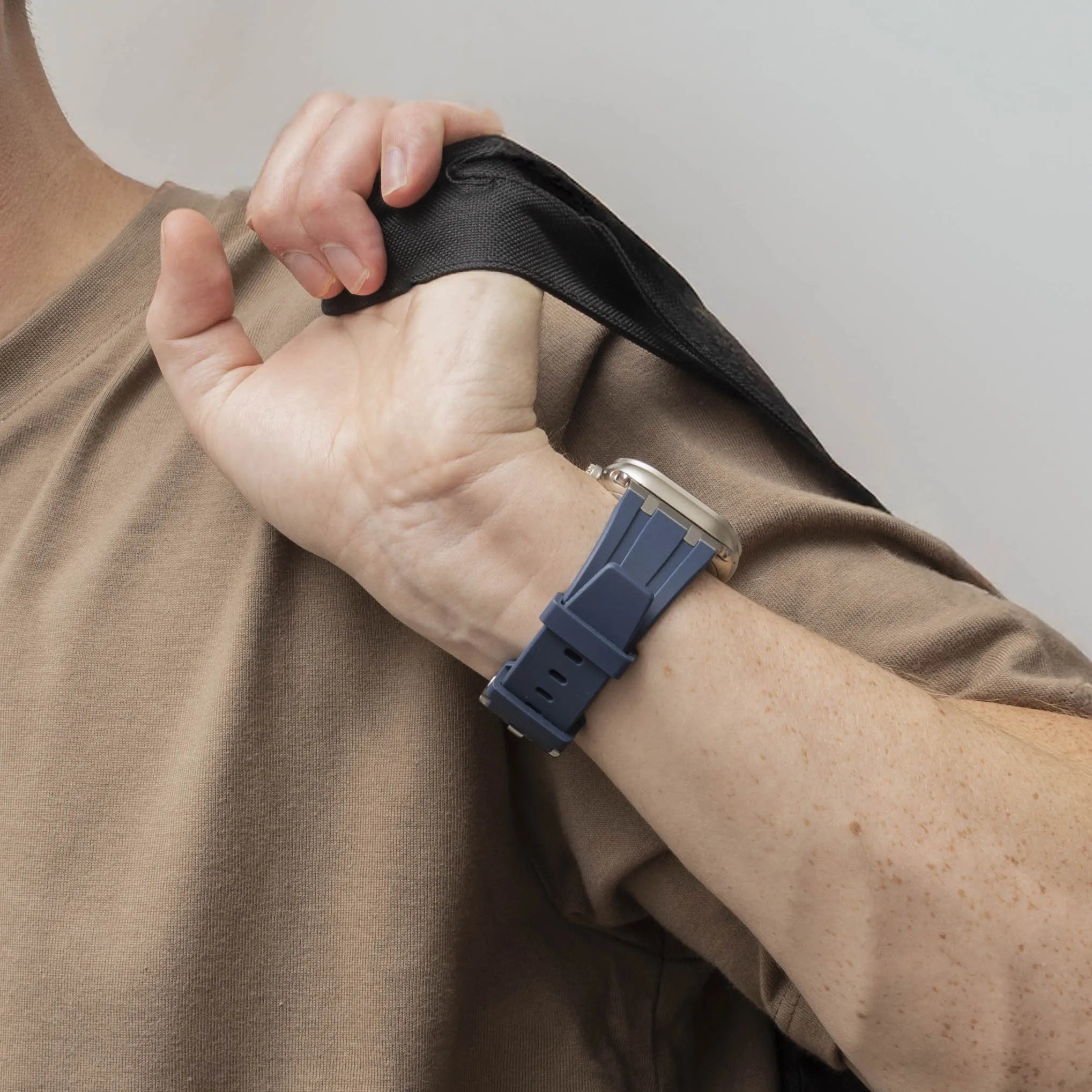 Apple Watch luxe liquid silicone band (blauw met zilver)
