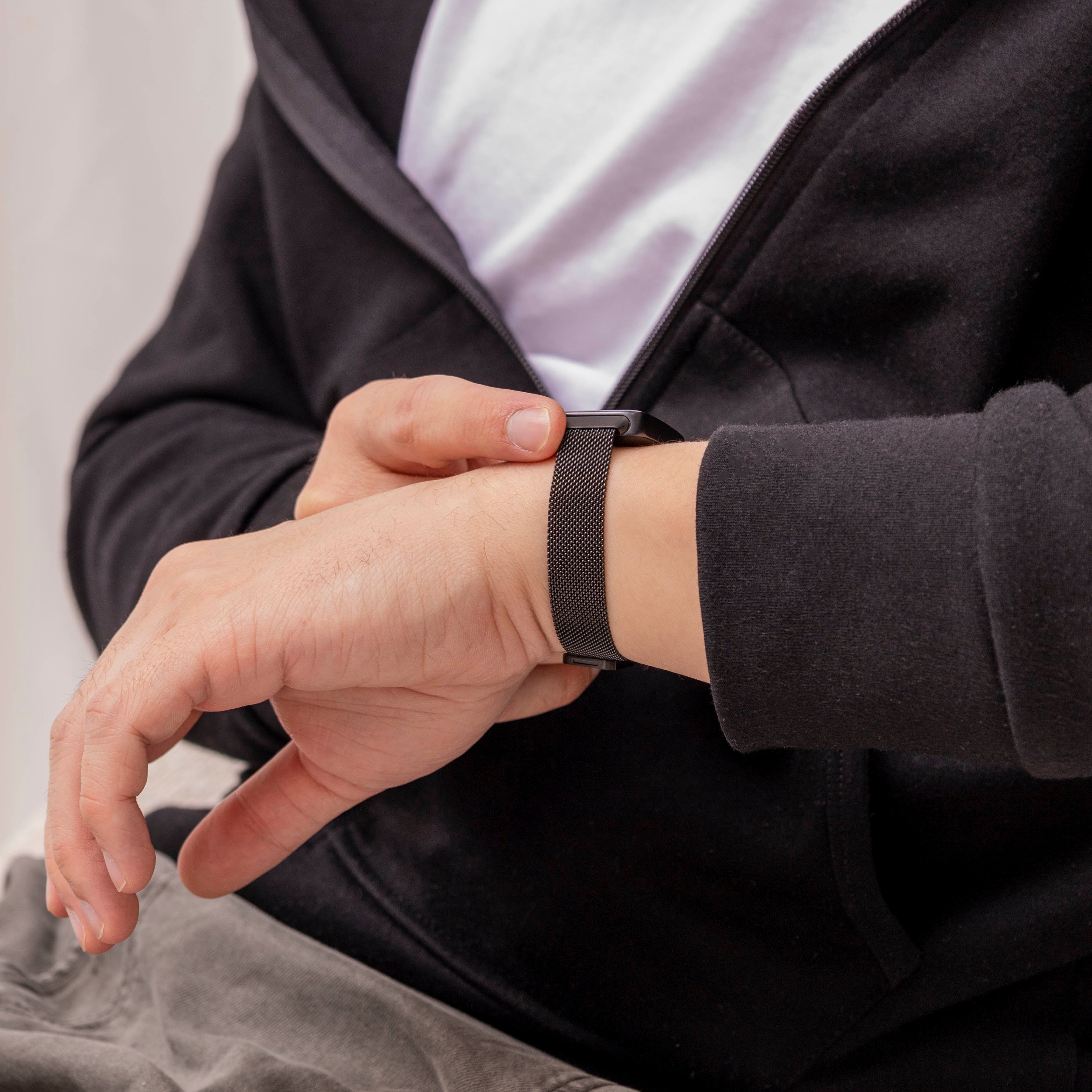 Huawei Band 8 Milanese band (zwart)