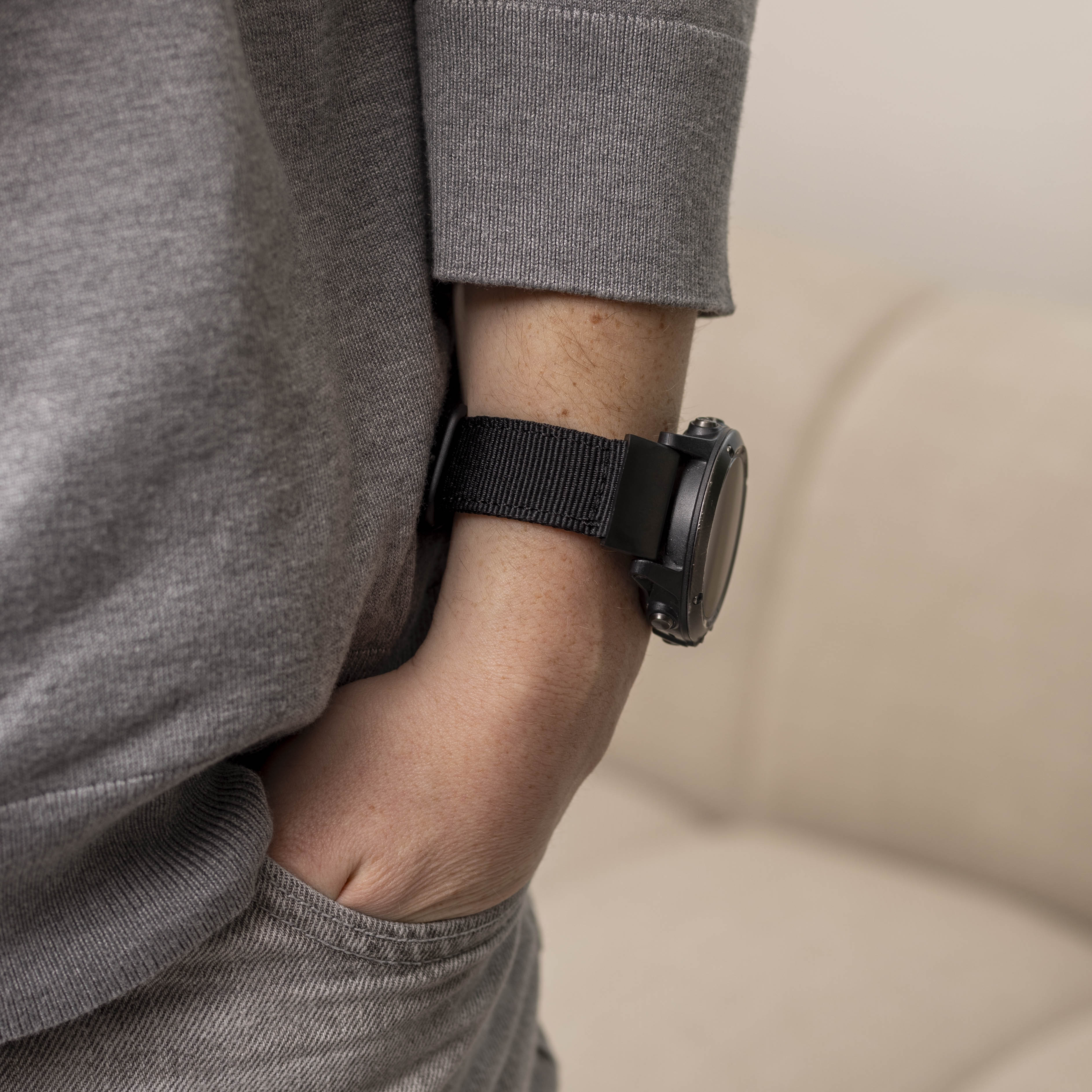 Garmin Fenix 8 - 51mm nylon gesp band (zwart)