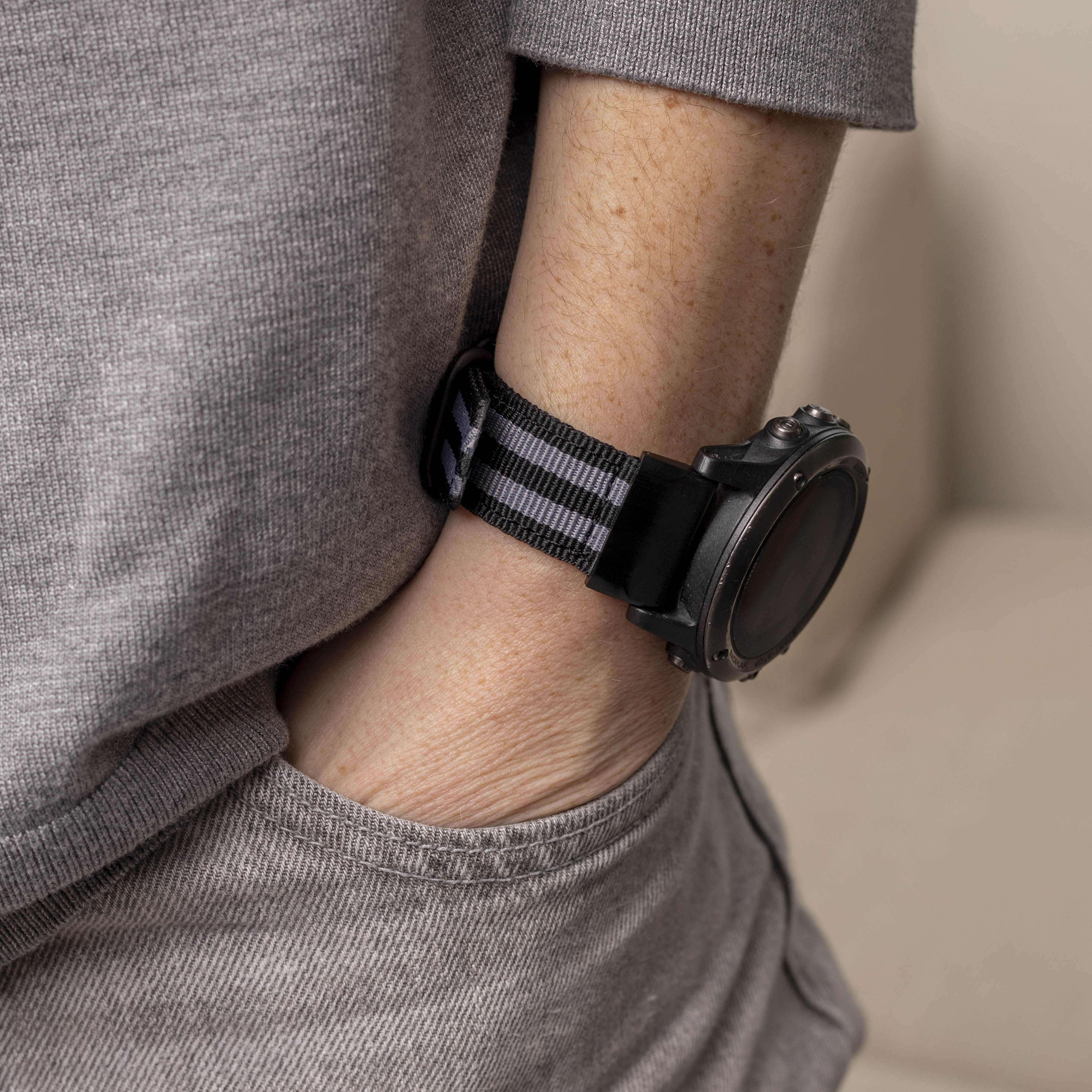 Garmin Quatix 3 / 6x / 7x Solar nylon gesp band (zwart/grijs)
