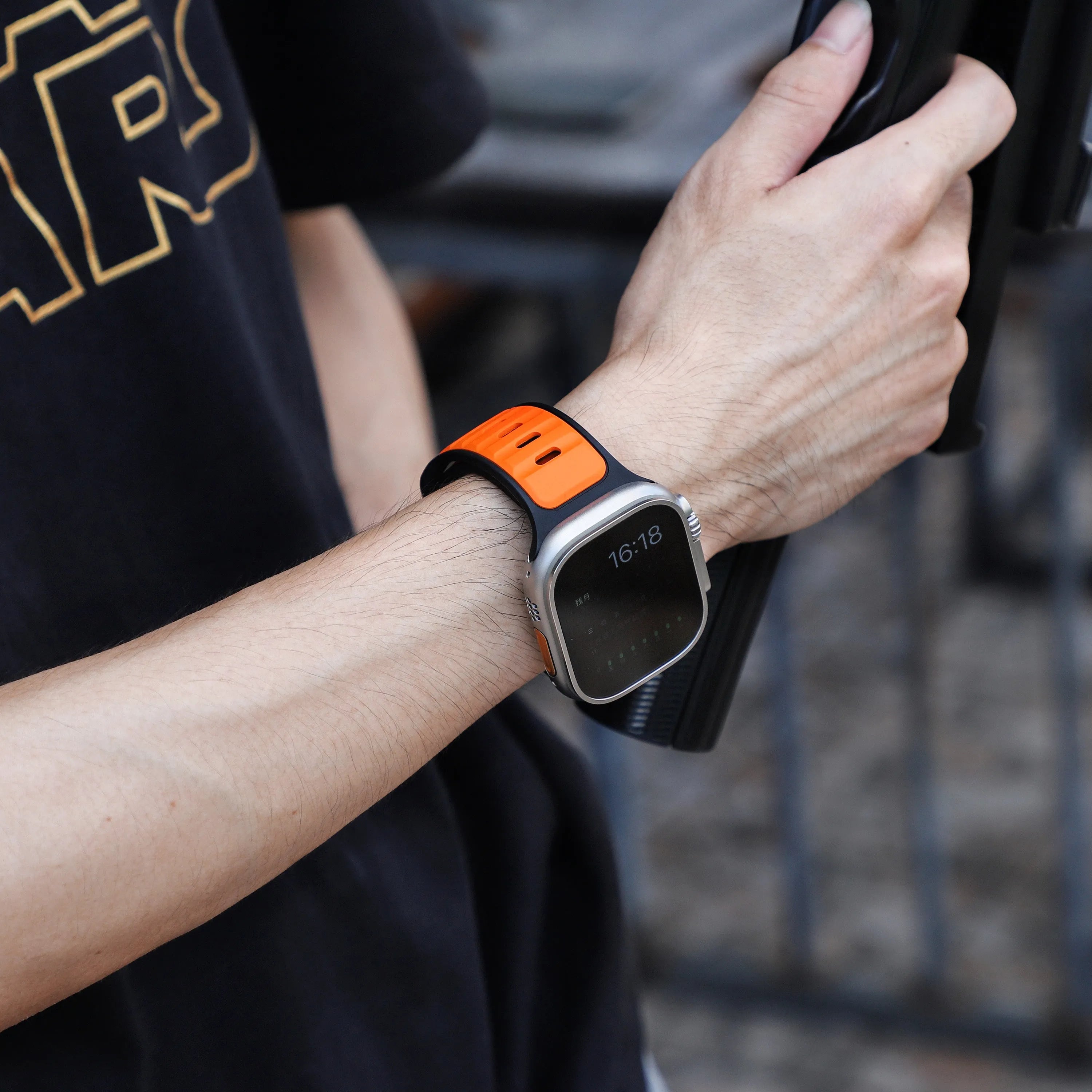 Apple Watch premium outdoor siliconen bandje (oranje/zwart)