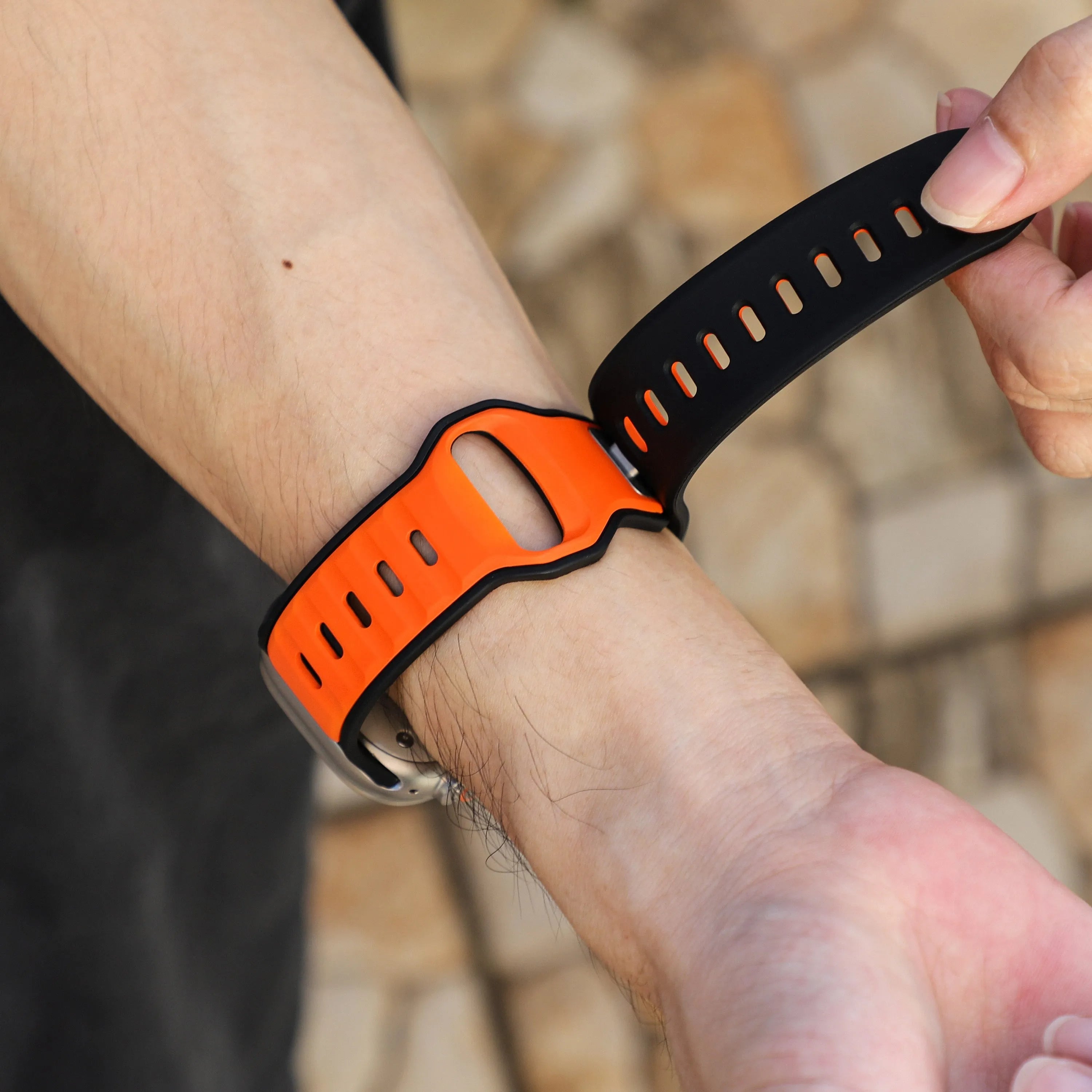 Apple Watch premium outdoor siliconen bandje (oranje/zwart)