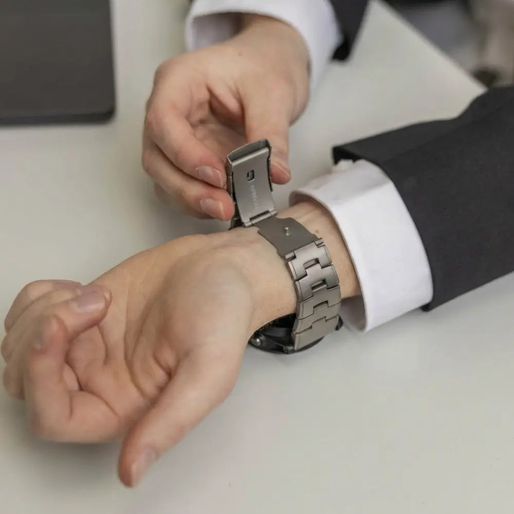 Garmin D2 Mach 1 Titanium Strap (Titanium)