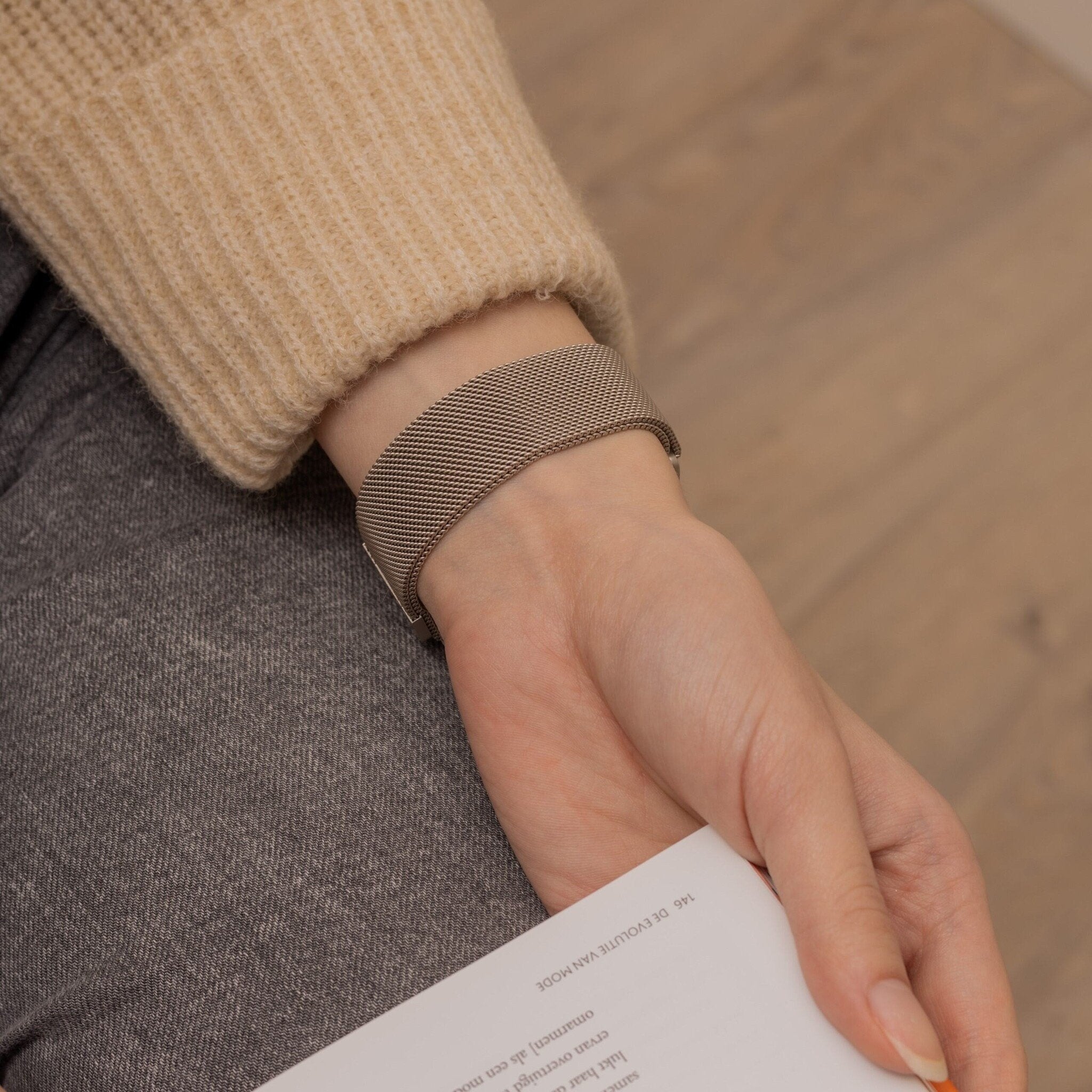 Garmin Forerunner 255s Milanese Strap (Champagne Gold)