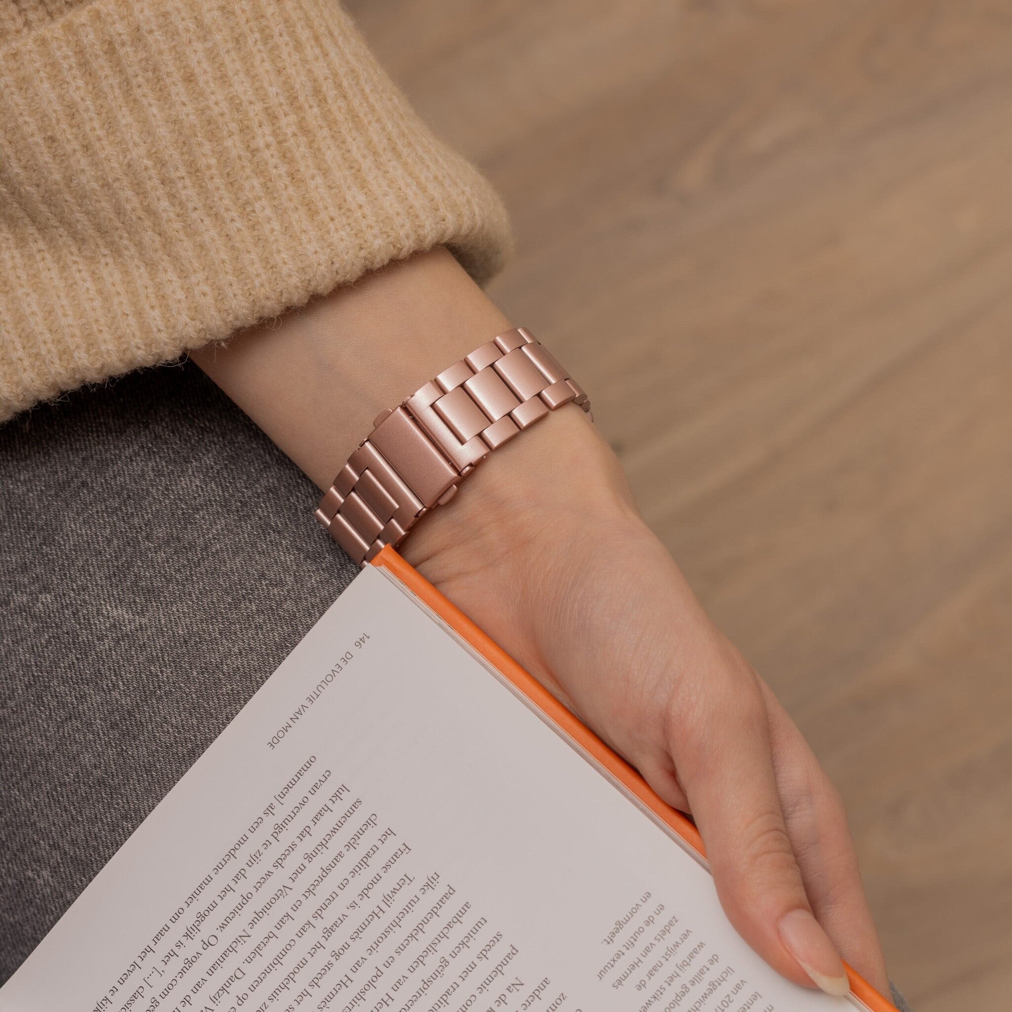 Garmin Vivomove Luxe Steel Strap (Pink)