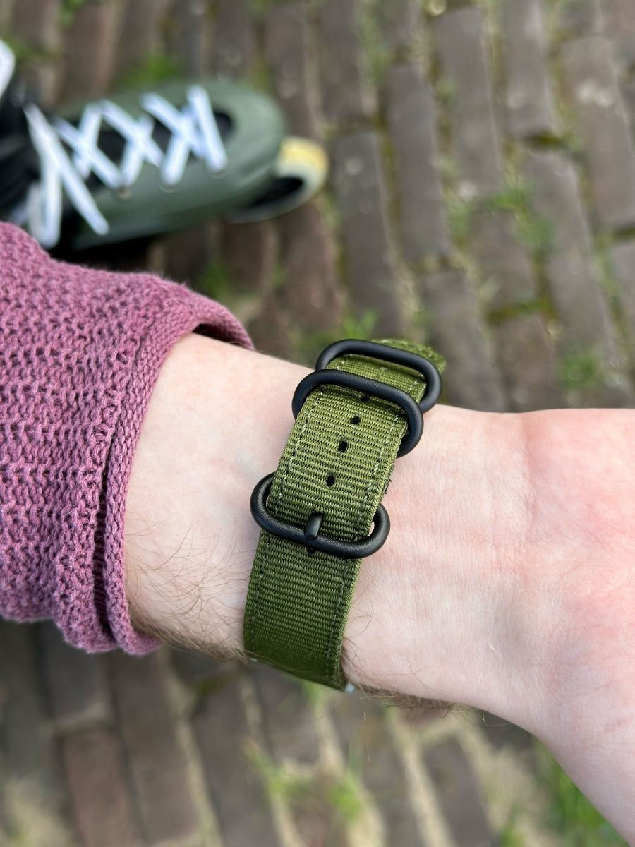 Fossil Gen 4 Explorist (HR) nylon gesp band (groen)