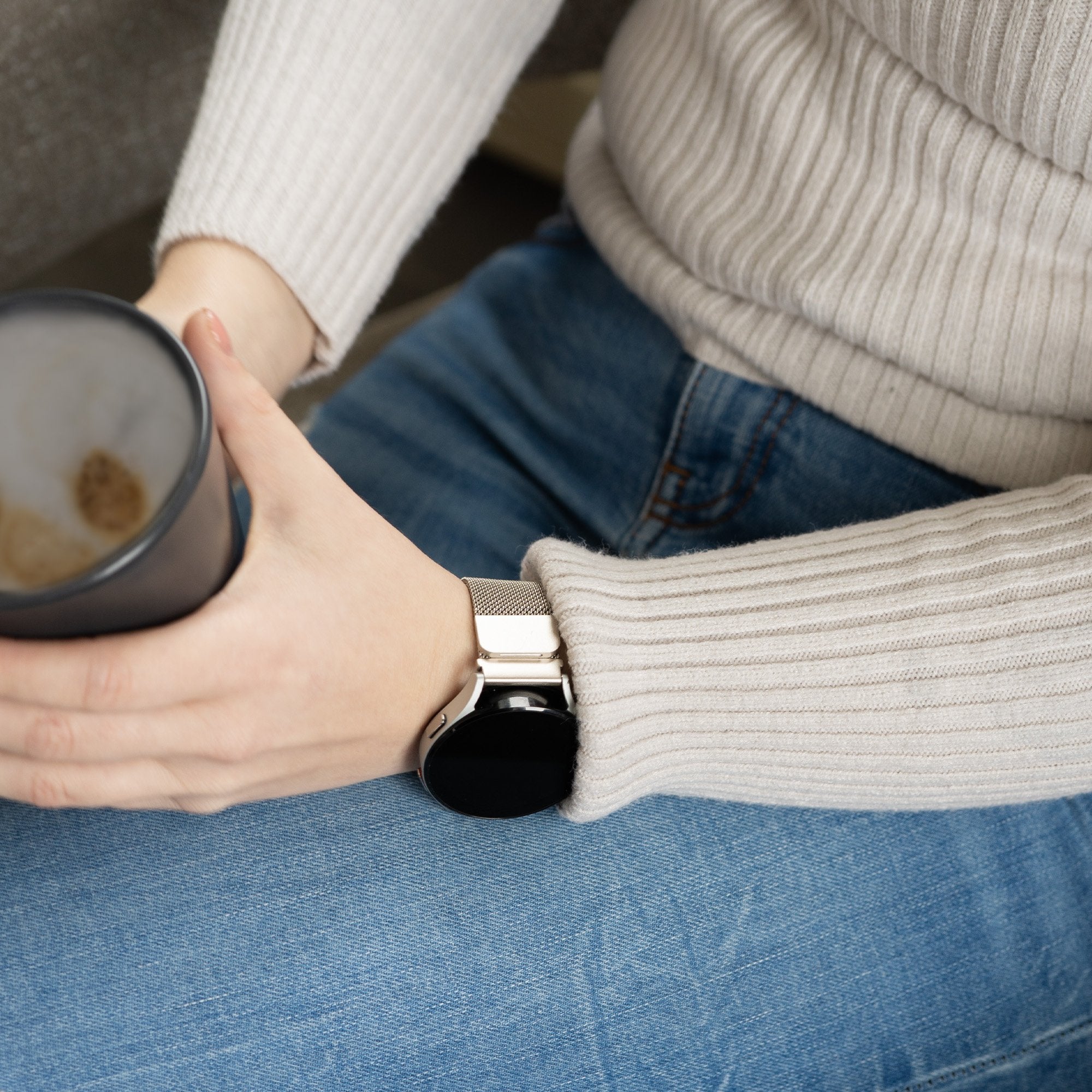 Samsung Galaxy Watch FE Milanese band (sterrenlicht)