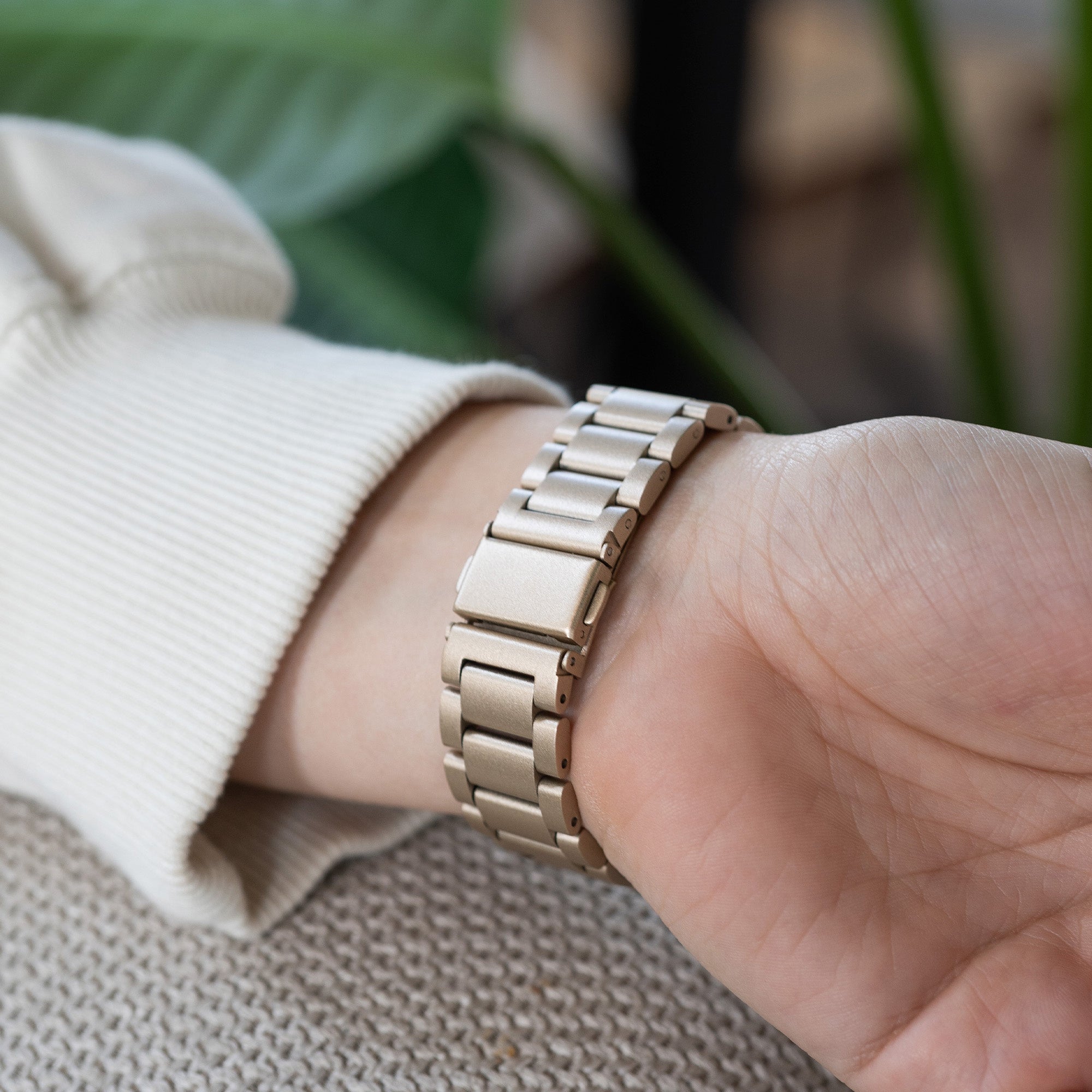 Fitbit Charge 5 stalen band (champagne)