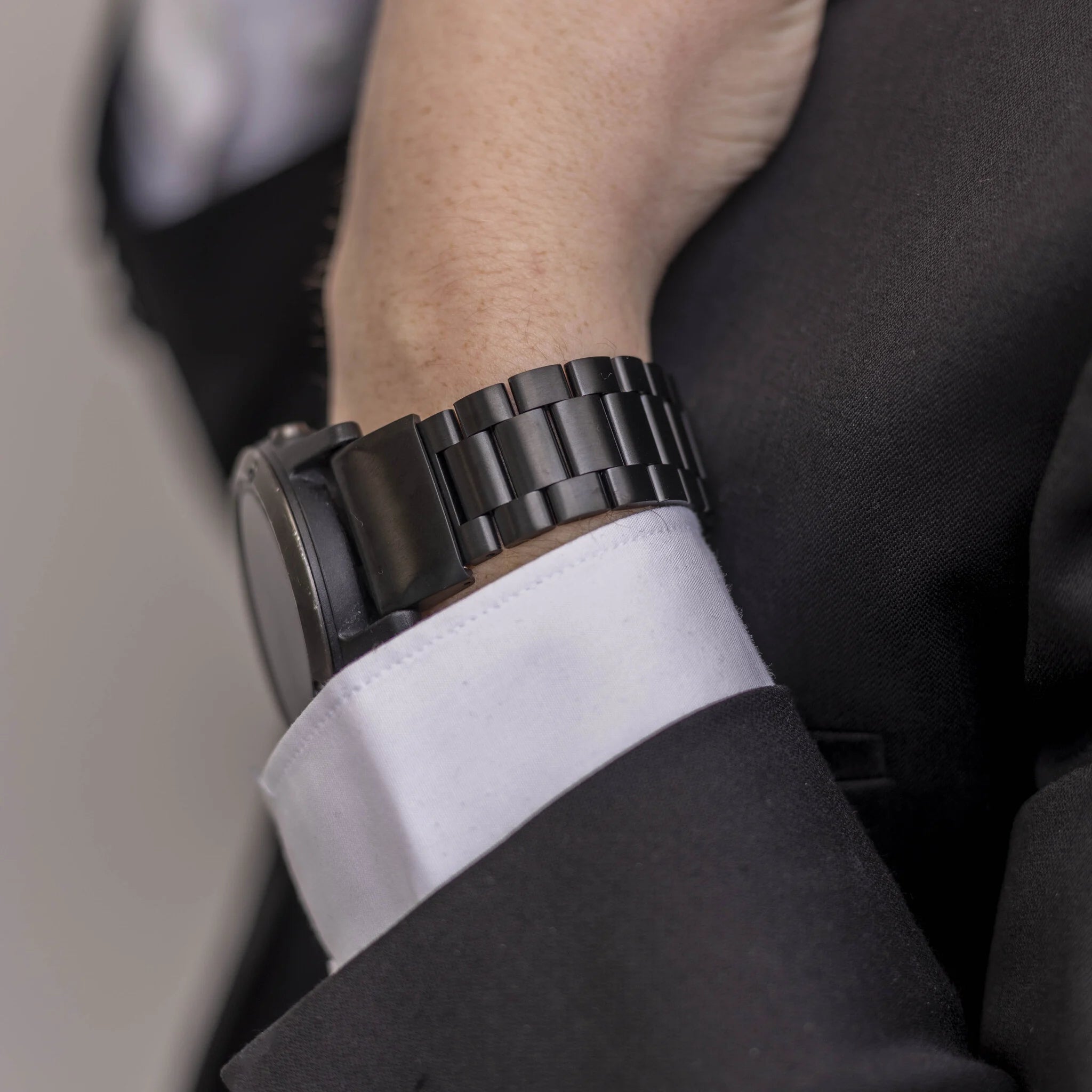 Garmin Forerunner 970 stalen band (zwart)