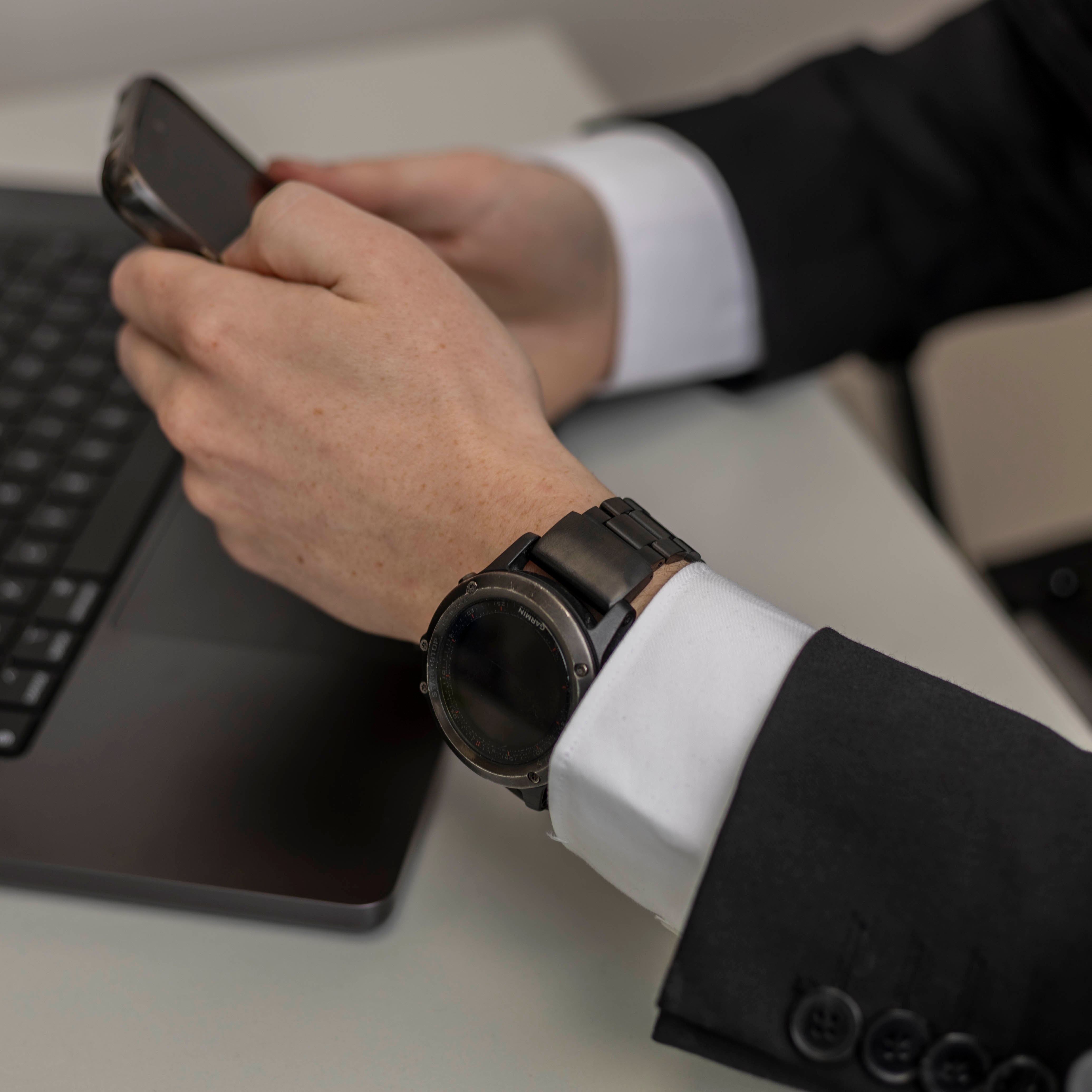 Bandz Garmin Fenix 7x stalen band 'Classic' (zwart)