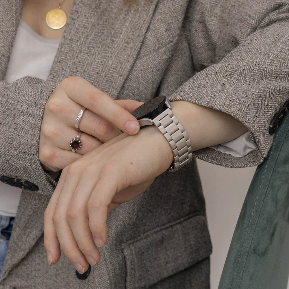 Withings ScanWatch Nova stalen band (sterrenlicht)