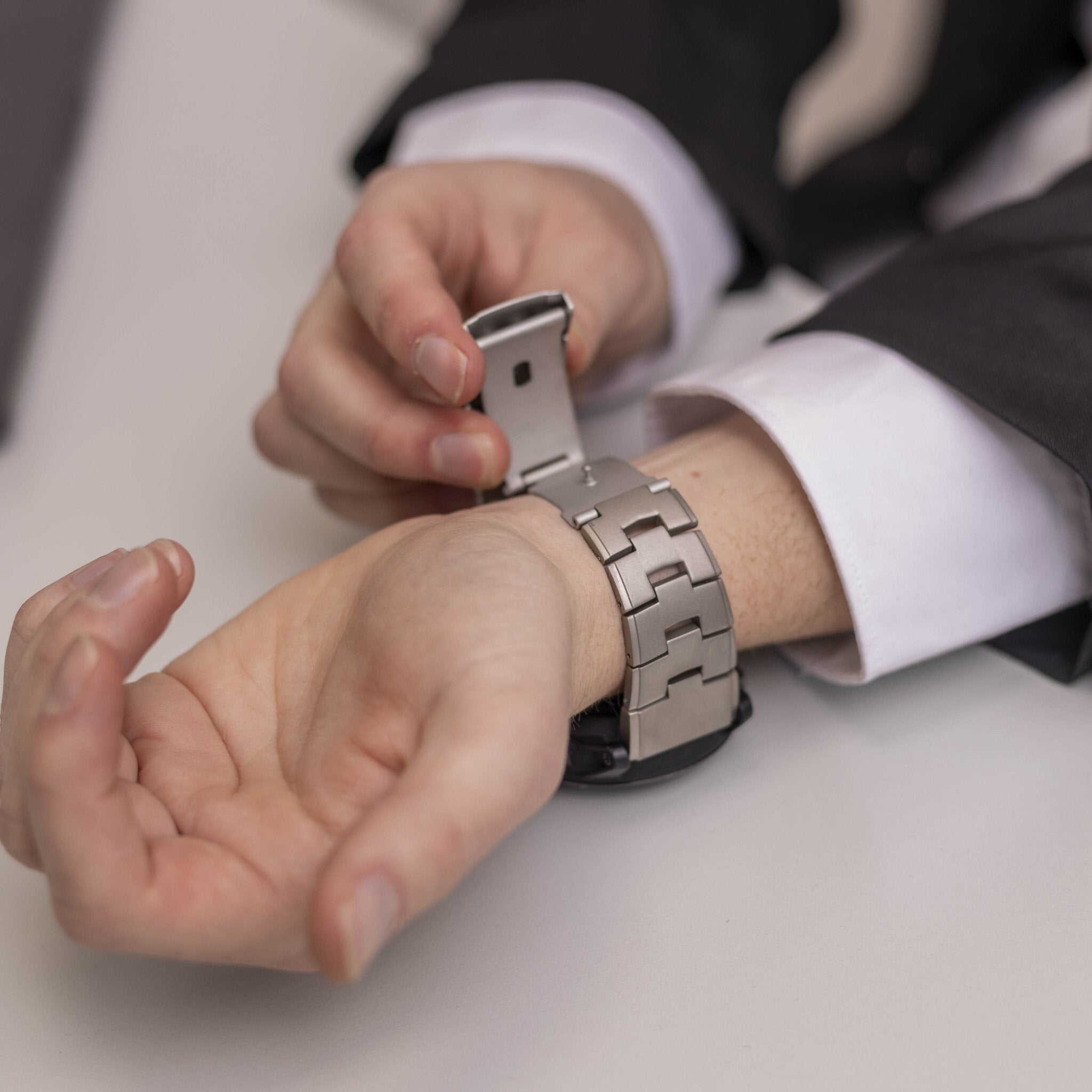 Garmin Descent MK2(i) Titanium Strap (Titanium)