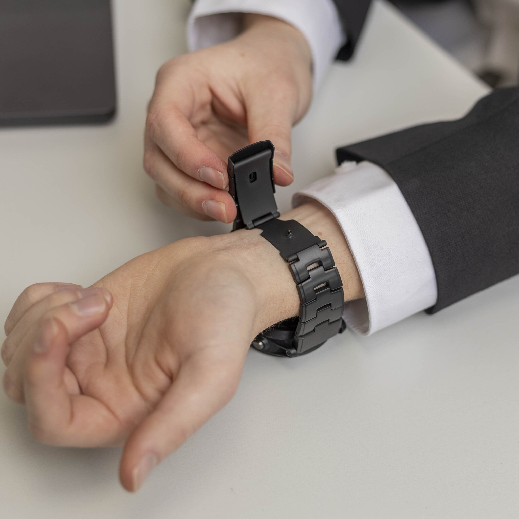 Garmin Tactix 7 Titanium Strap (Black)