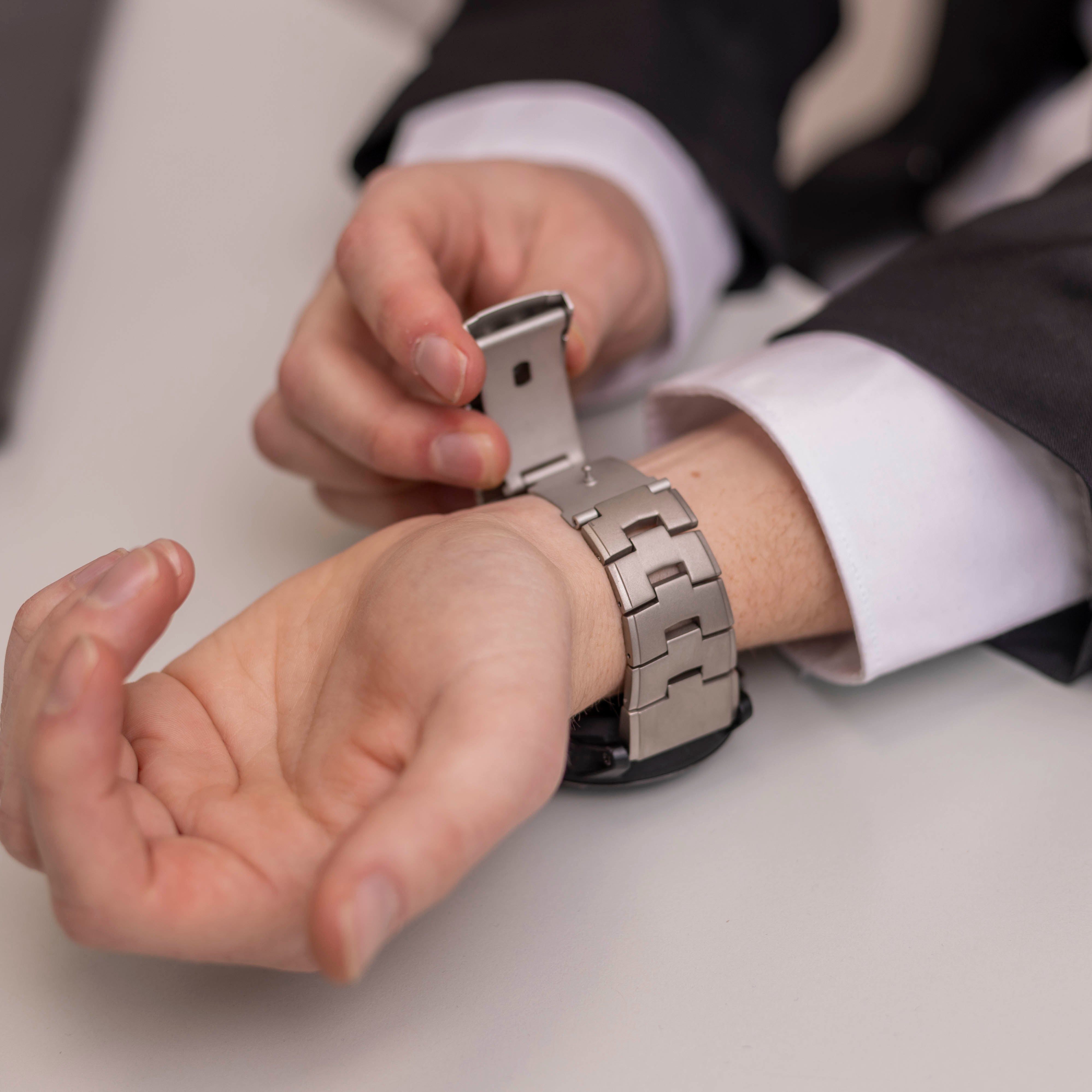 Garmin Fenix 7x titanium bandje (titanium)