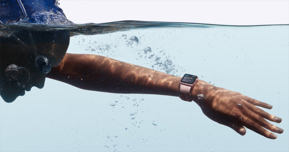 ¿Puede un Apple Watch soportar el agua?