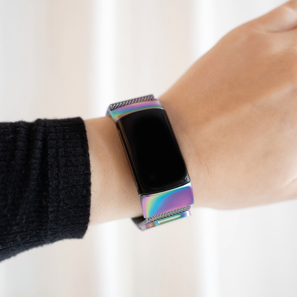 Fitbit Charge 5 Milanese band (regenboog)