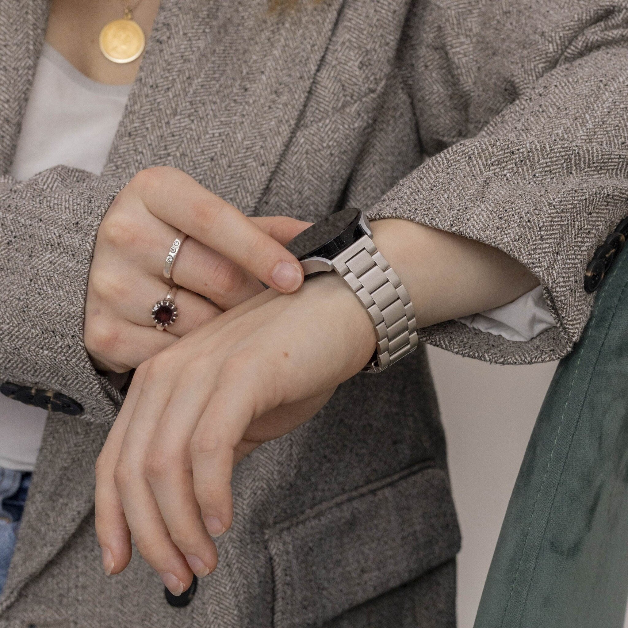 Samsung Galaxy Watch 6 - 44mm stalen band (sterrenlicht)