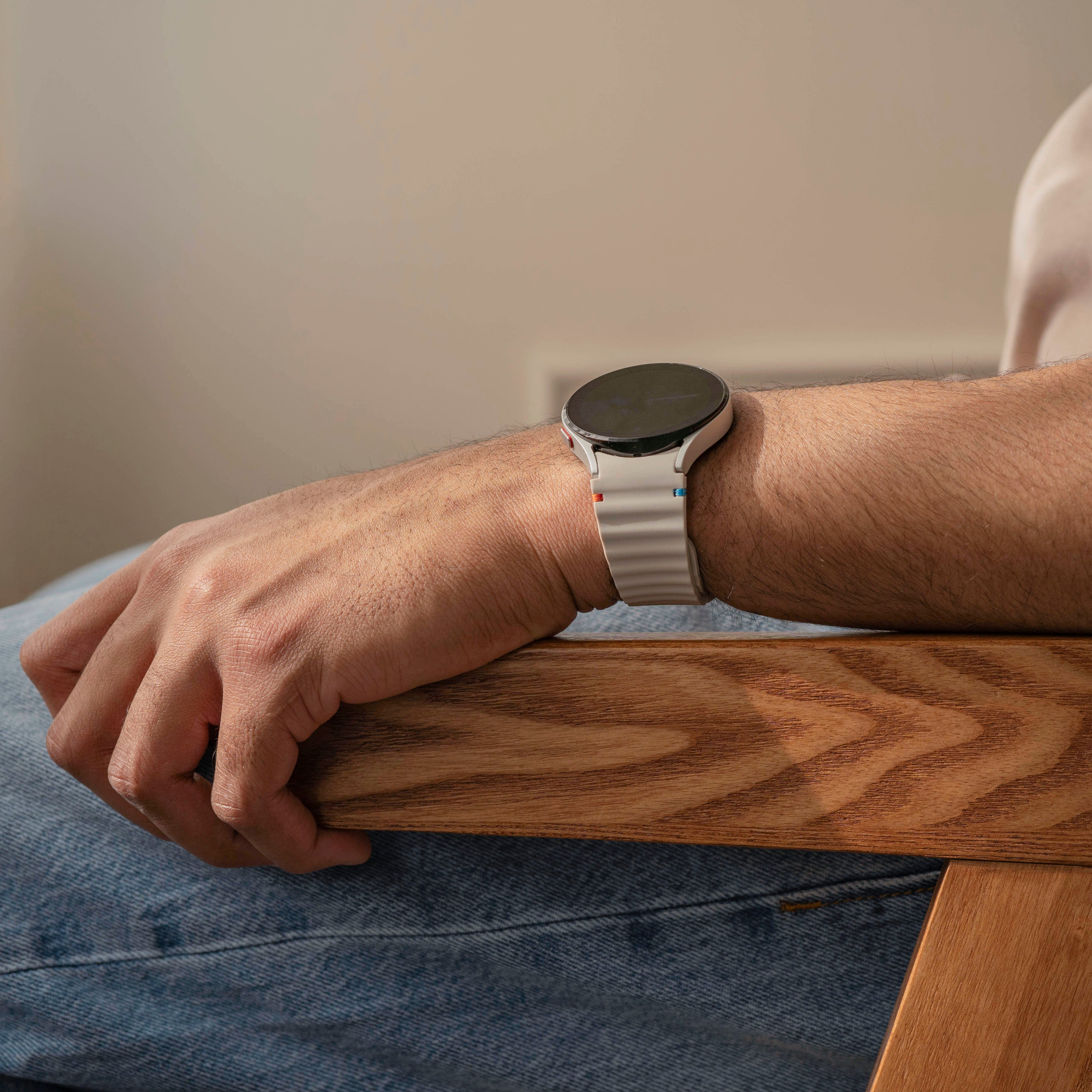 Samsung Galaxy Watch 4 44mm Wave bandje (sterrenlicht)