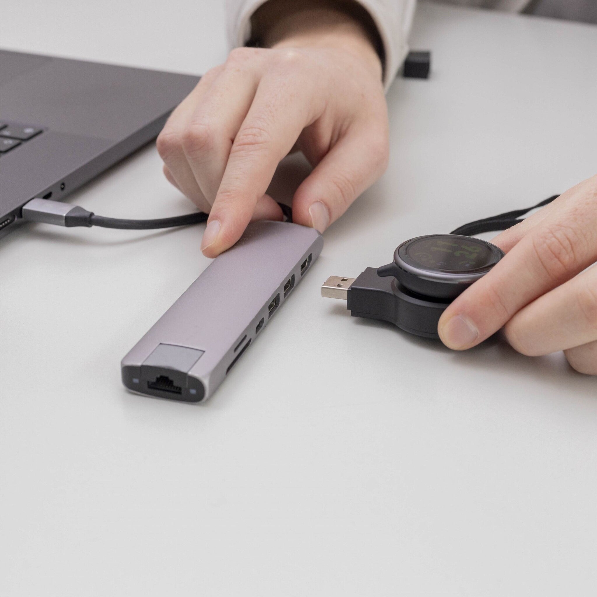 Garmin Fenix 5 / 6 / 7 / 8 mini oplader (zwart)