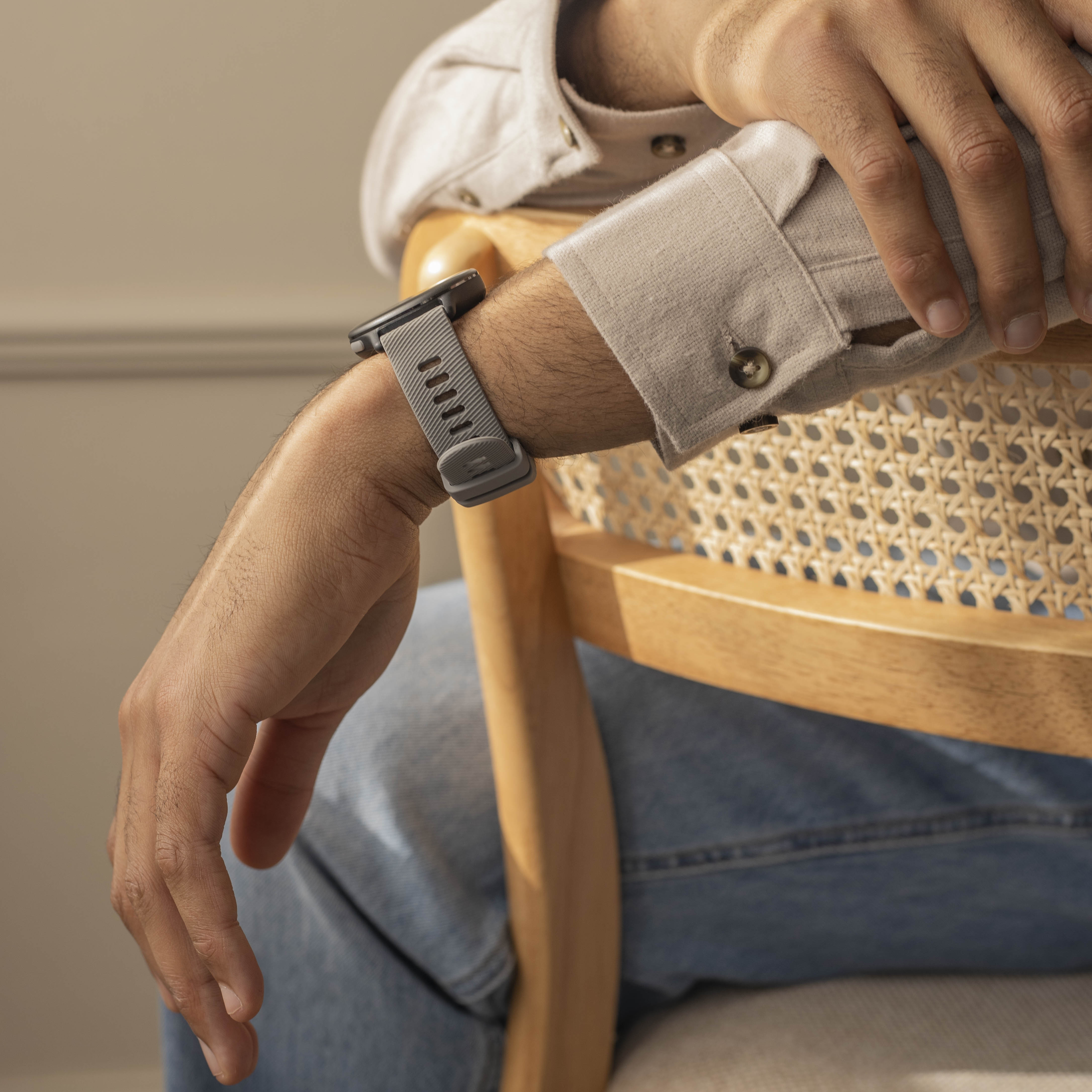 Garmin Vivomove Style Silicone Strap (Light Grey)