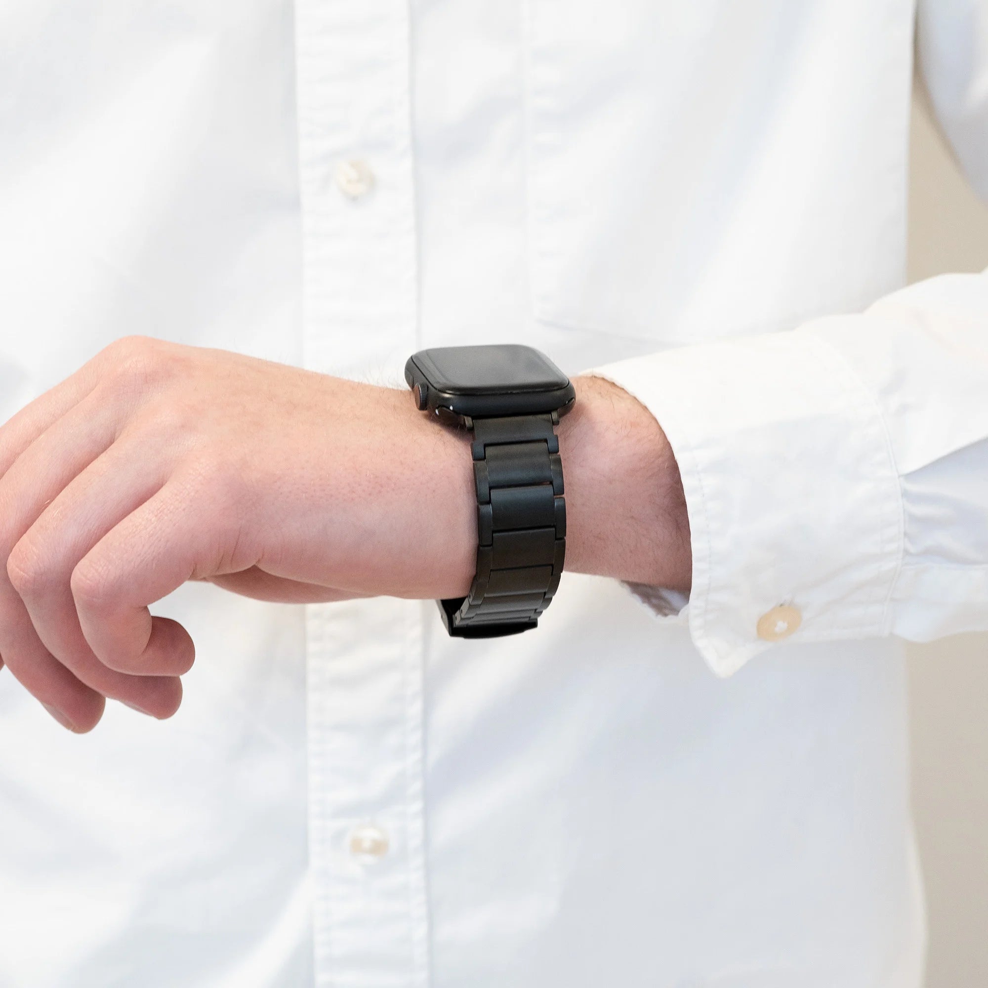 Bandz Apple Watch titanium schakel band (zwart)