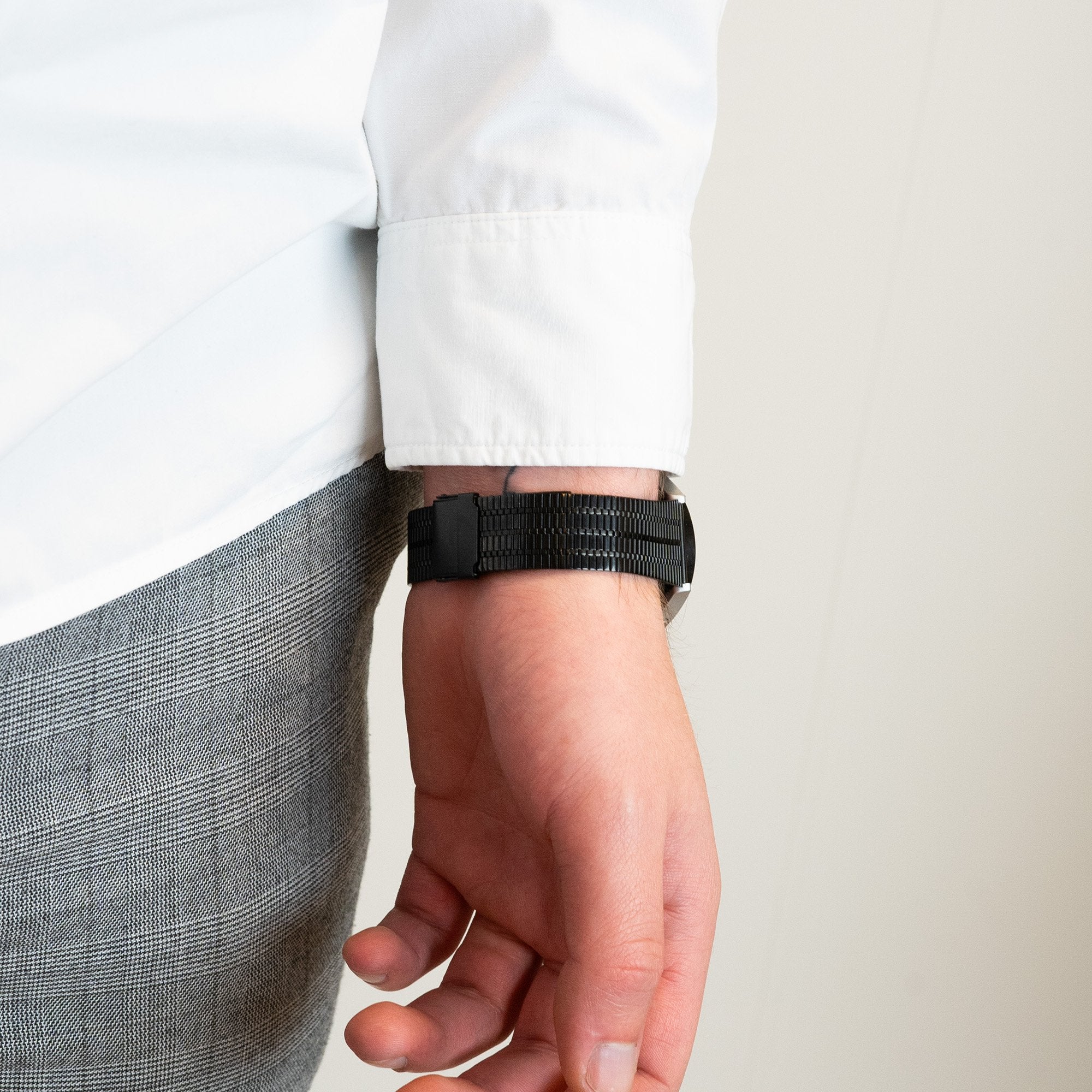 Bandz Garmin Vivomove Luxe Adjustable Steel Strap (Black)