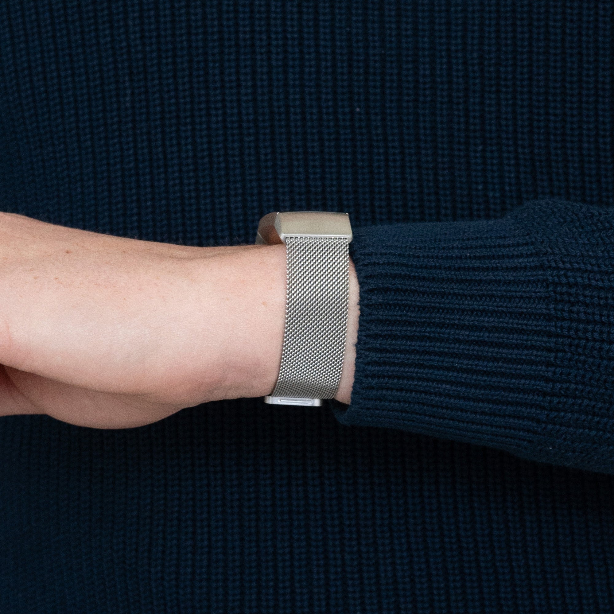 Bandz Fitbit Charge 4 Milanese loop band (zilver)