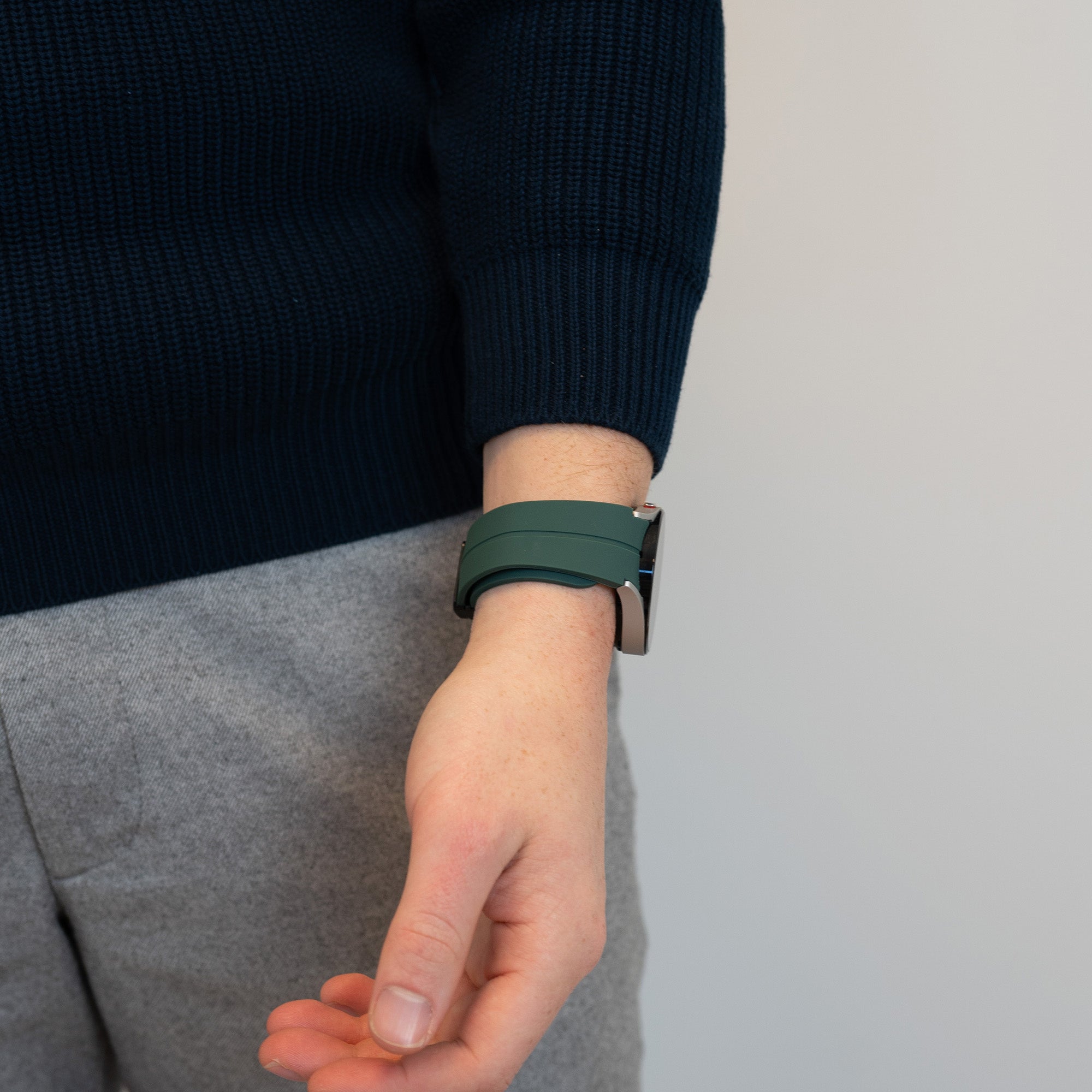 Bandz Samsung Galaxy Watch 6 Classic 47mm siliconen band met D-Buckle (donkergroen)