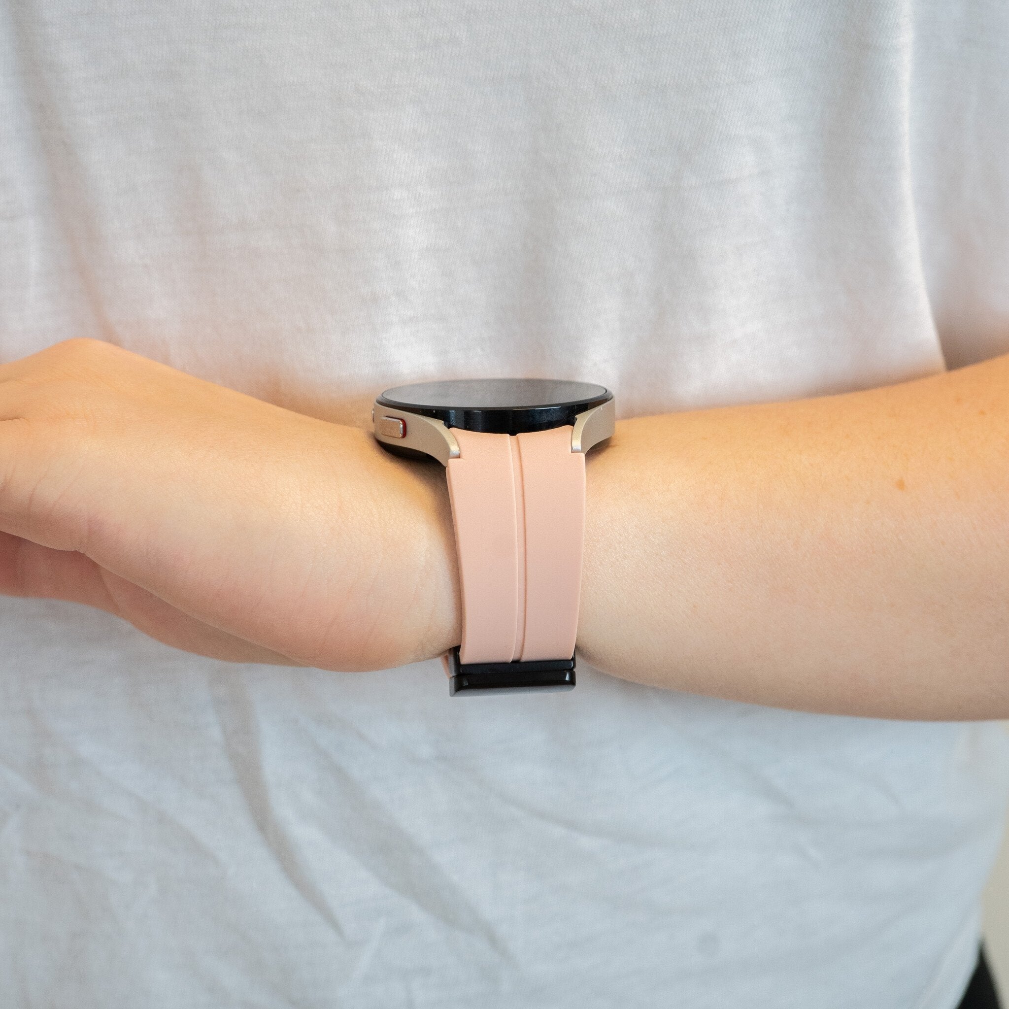 Bandz Samsung Galaxy Watch 4 Classic 42mm siliconen band met D-Buckle (roze)