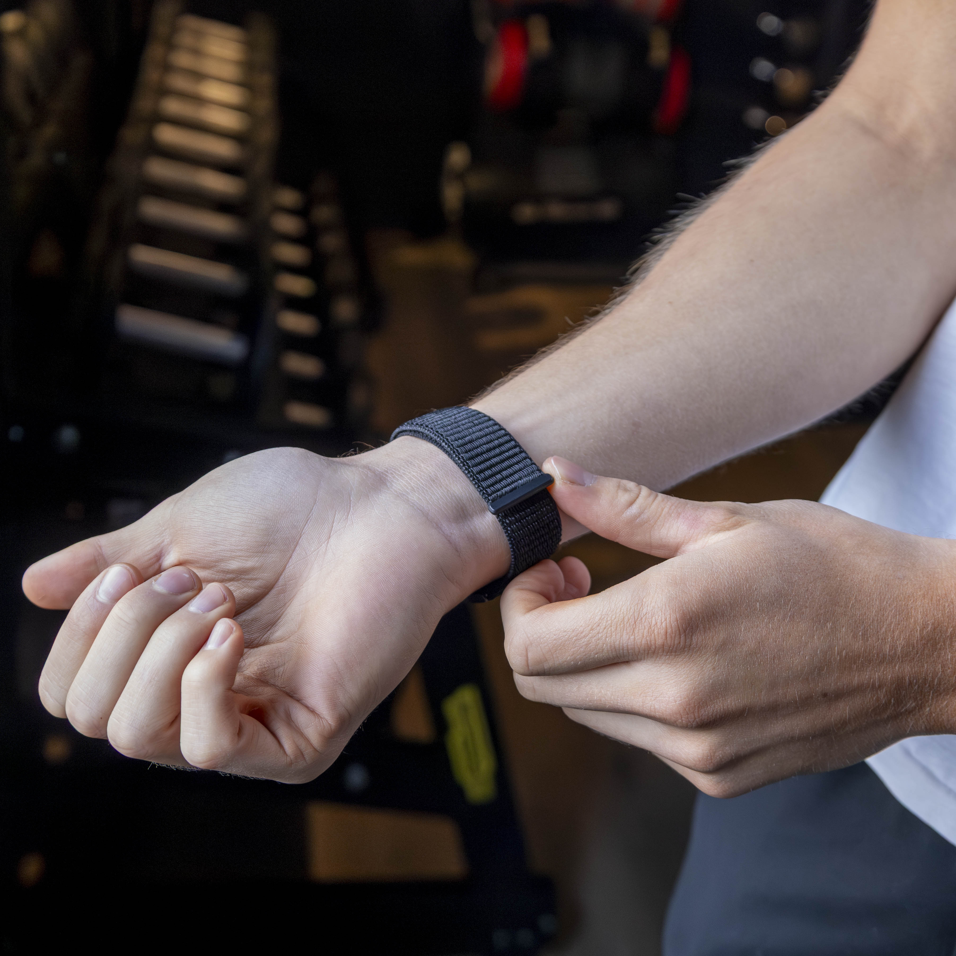 Bandz Samsung Galaxy Watch Ultra nylon loop band (zwart)