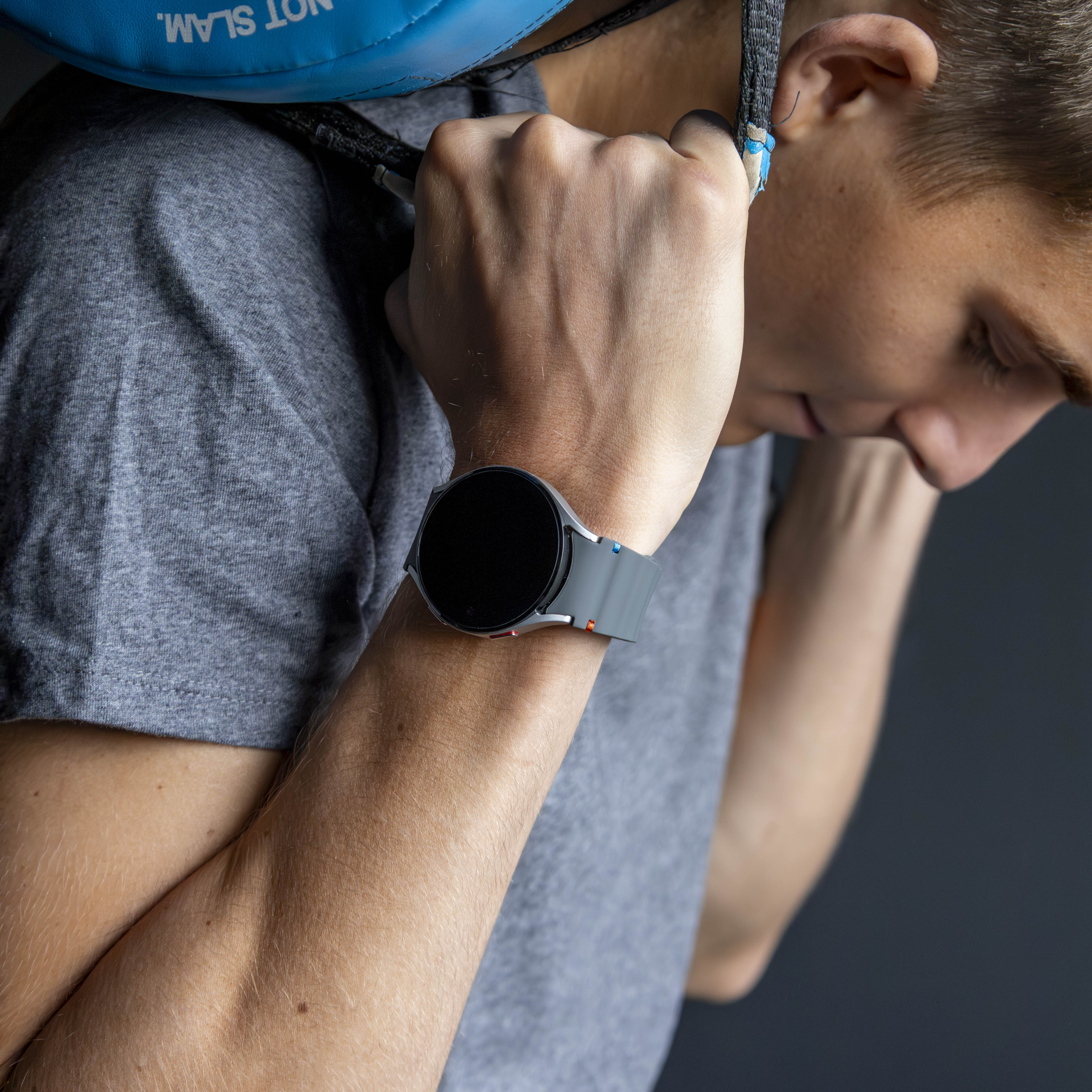 Samsung Galaxy Watch 4 40mm Wave Strap (Dark Gray)