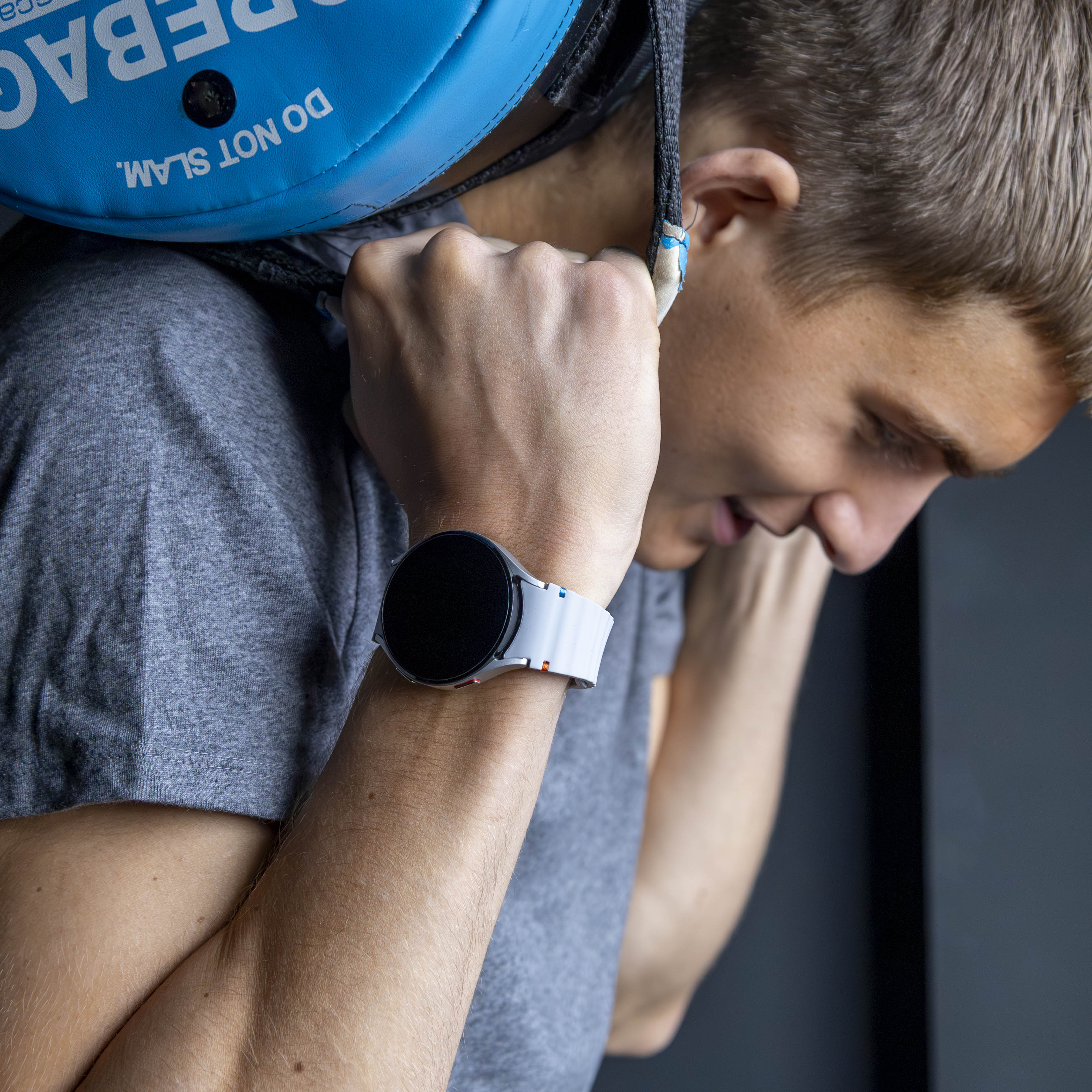 Samsung Galaxy Watch 4 Classic 42mm Wave Strap (Light Gray)