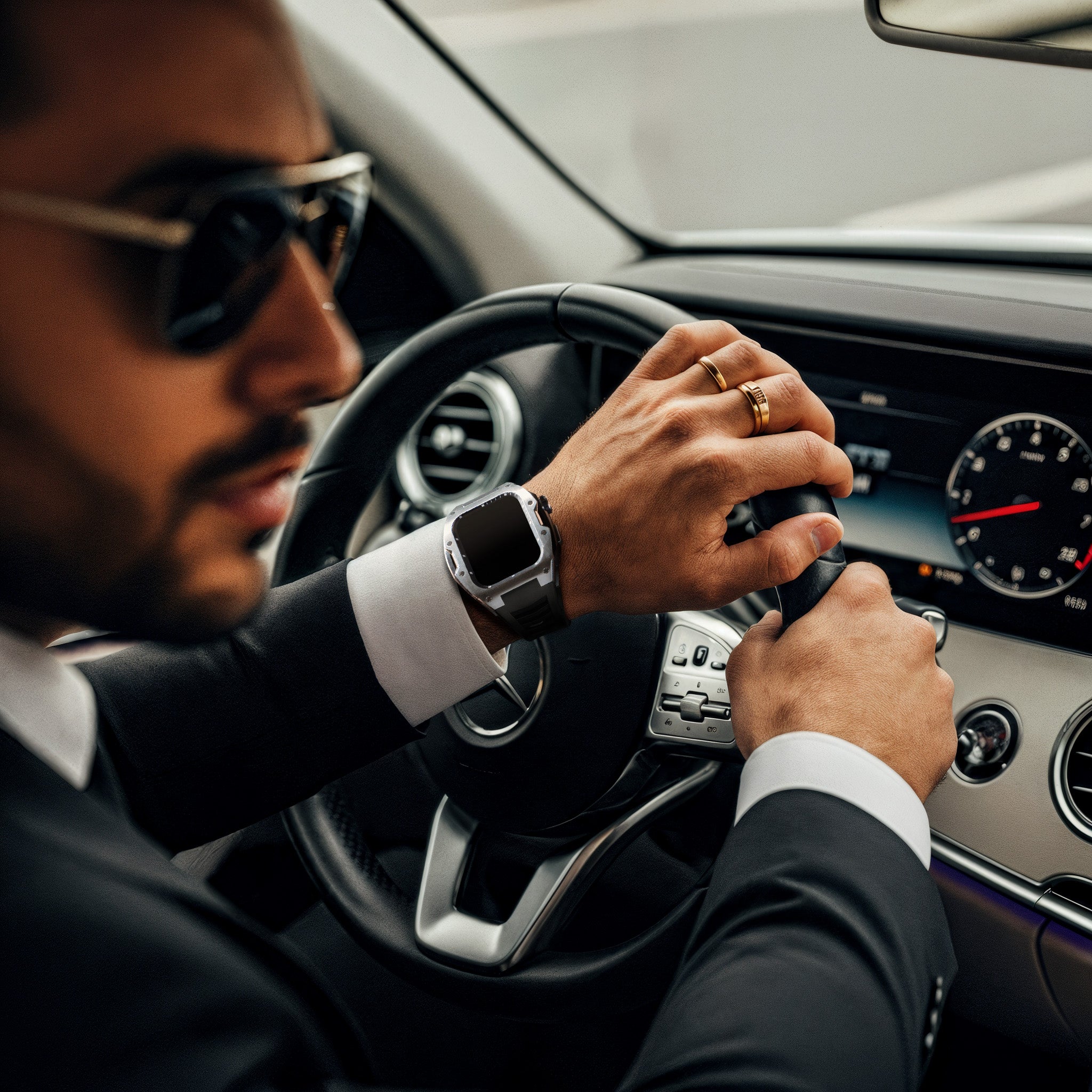 Reqior Apple Watch 45mm case met rubberen band (zilver)