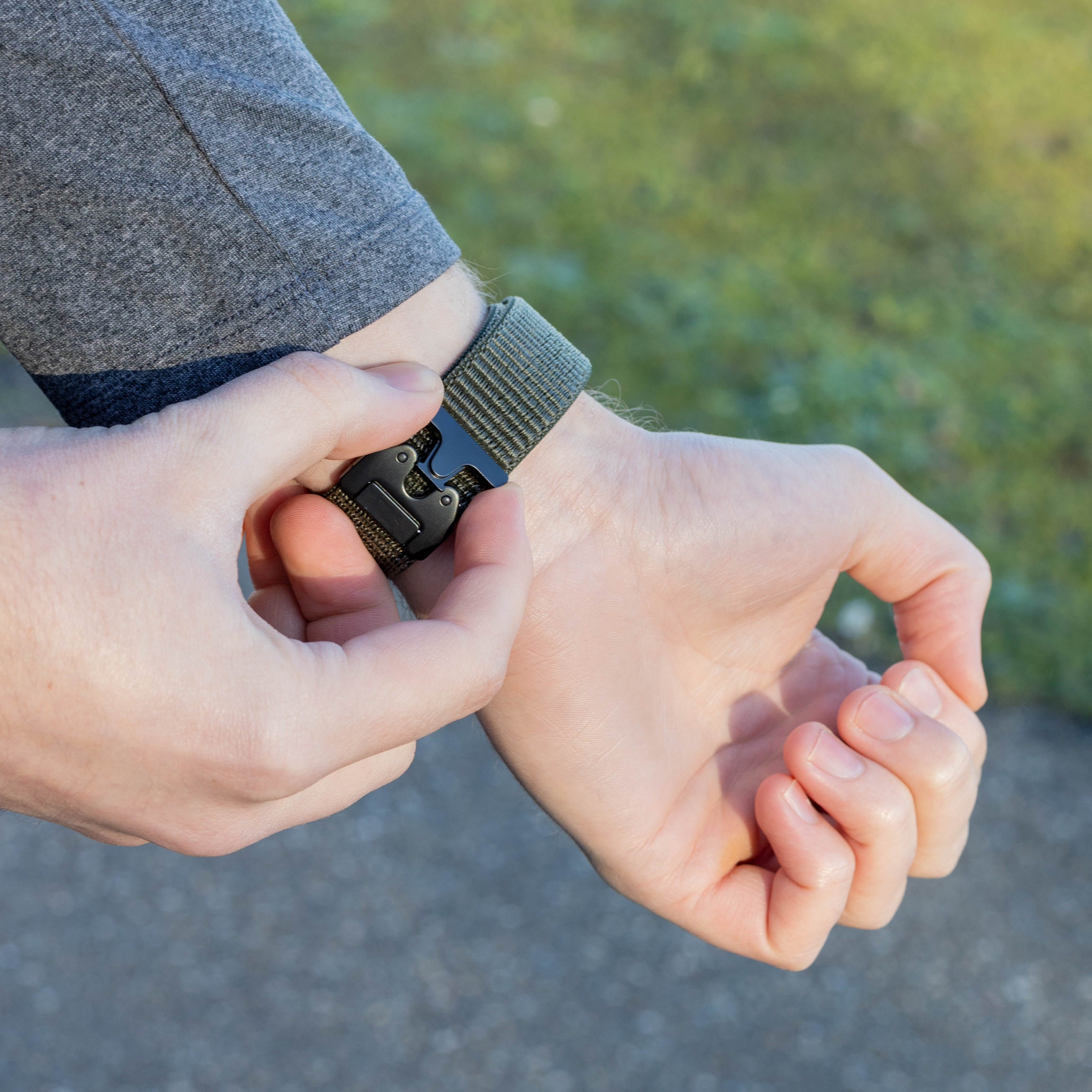 Bandz Apple Watch nylon band 'Classic' met P-buckle (legergroen)