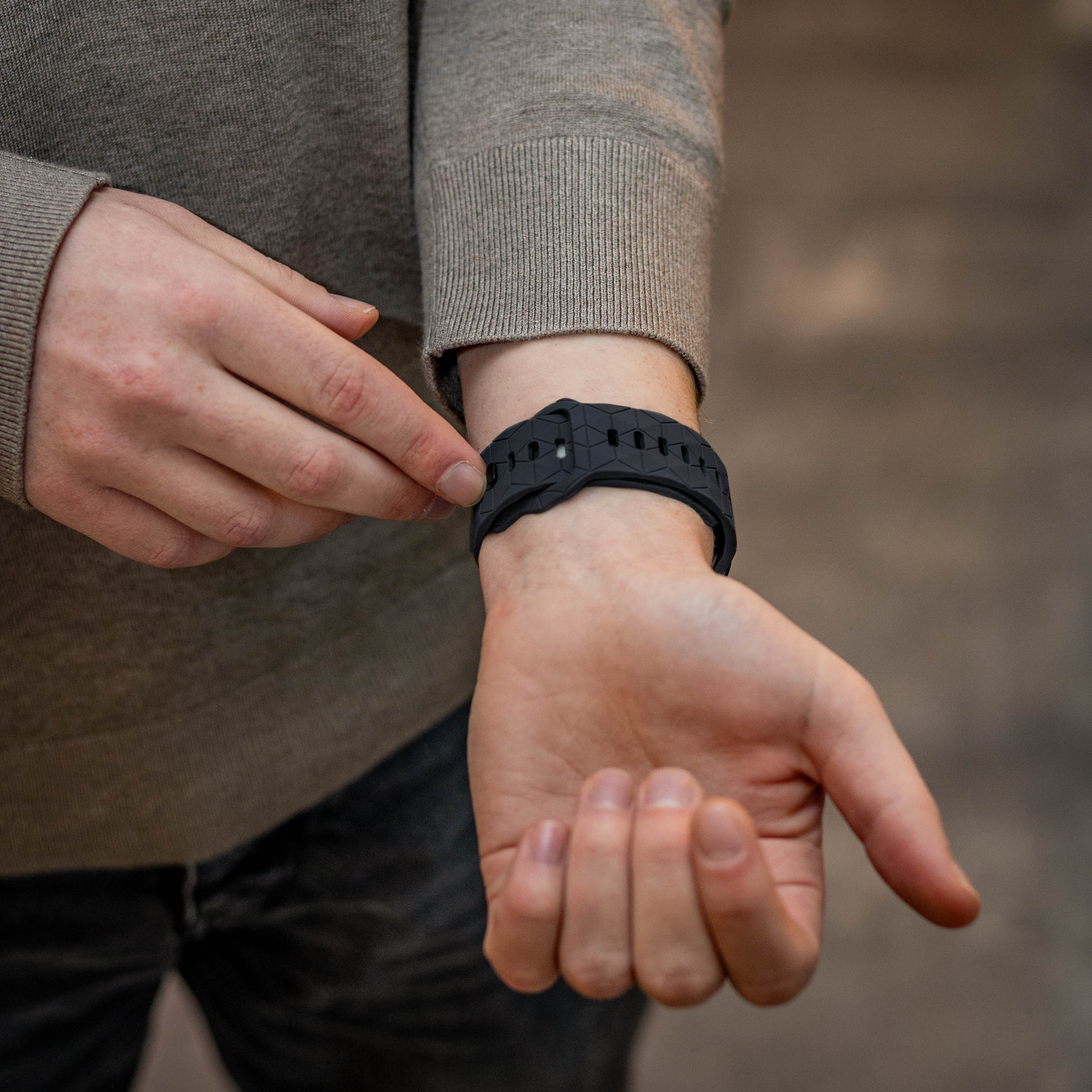 Bandz Samsung Galaxy Watch Ultra siliconen band 'Hexagons' (zwart)