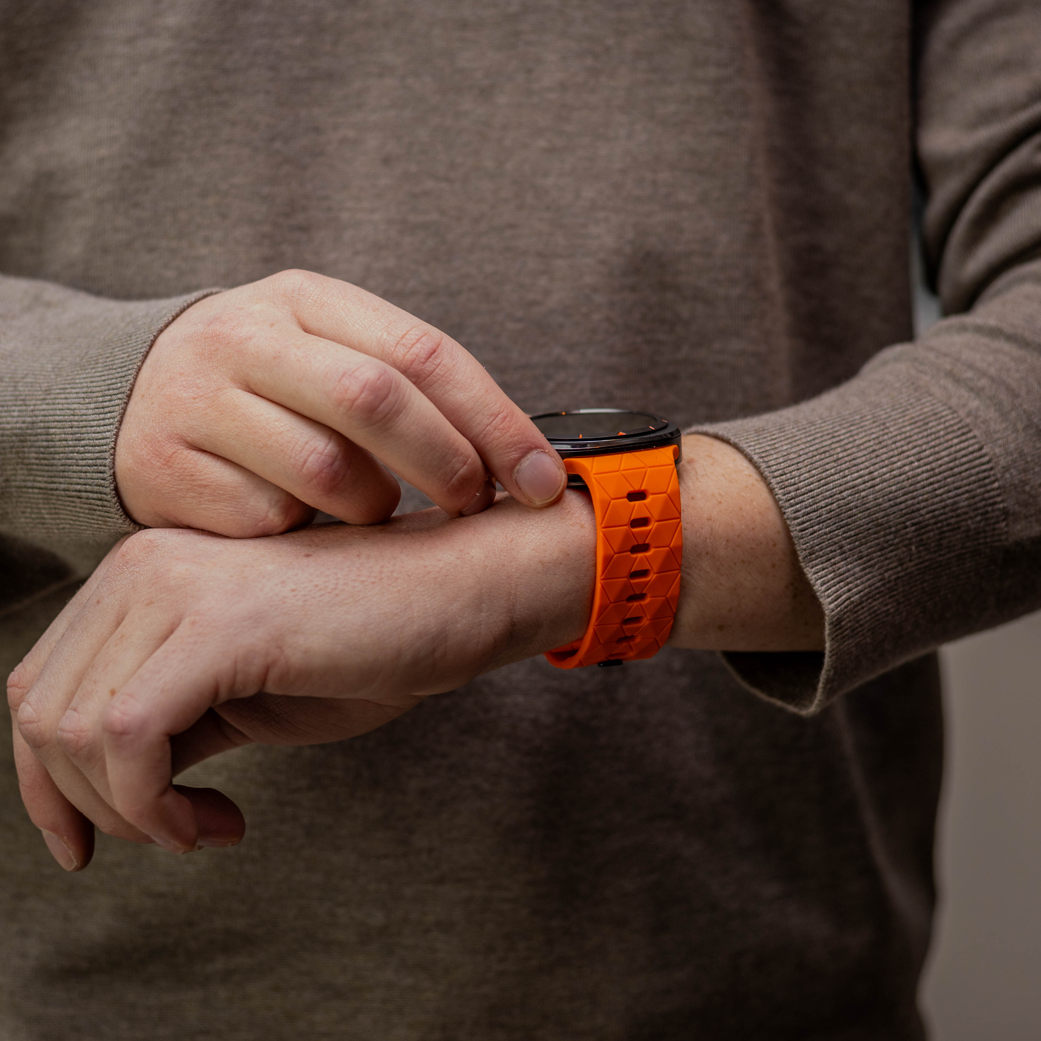 Bandz Samsung Galaxy Watch Ultra siliconen band 'Hexagons' (oranje)