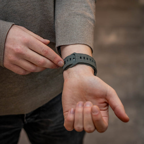 Bandz Samsung Galaxy Watch Ultra siliconen band 'Hexagons' (donkergrijs)