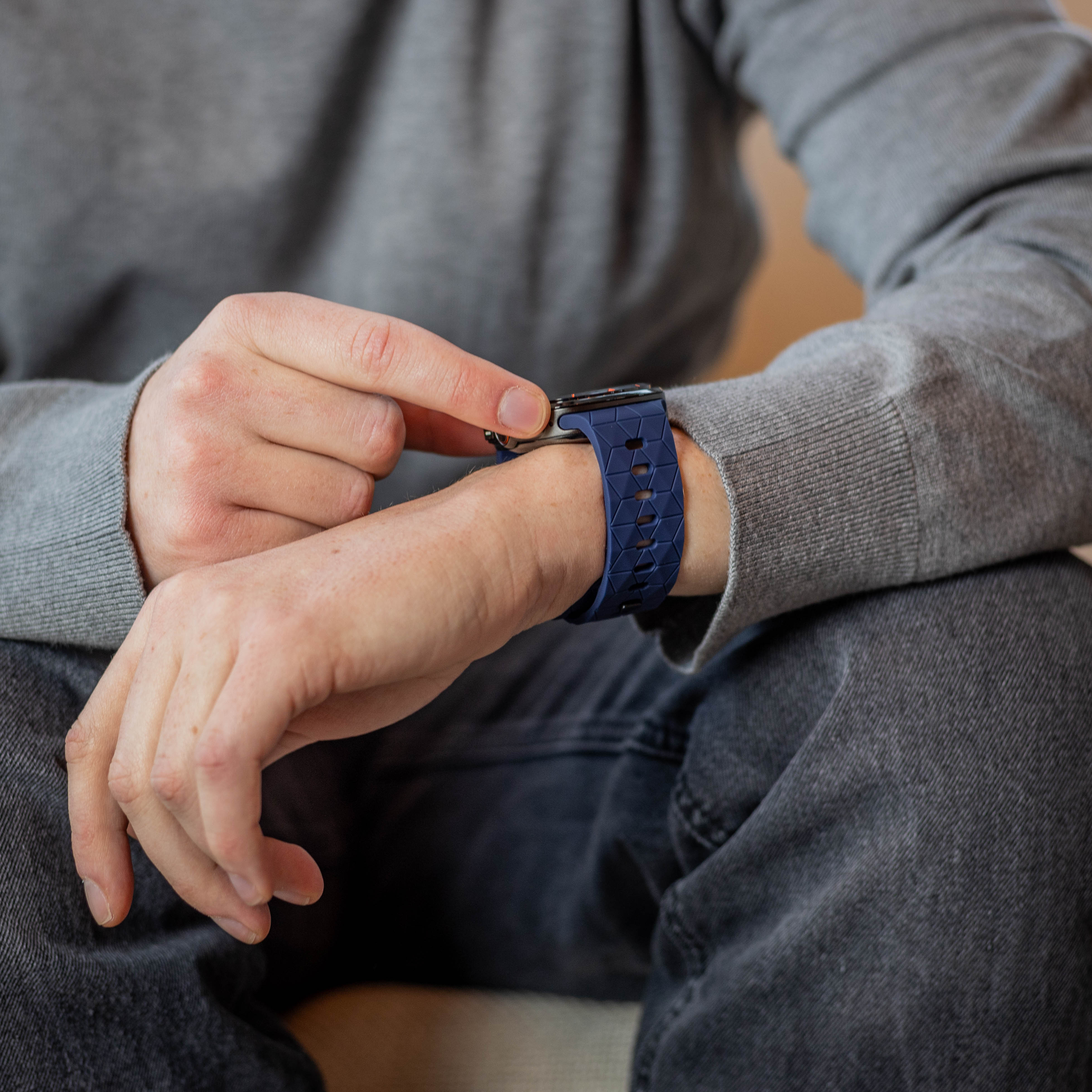 Bandz Samsung Galaxy Watch Ultra siliconen band 'Hexagons' (donkerblauw)