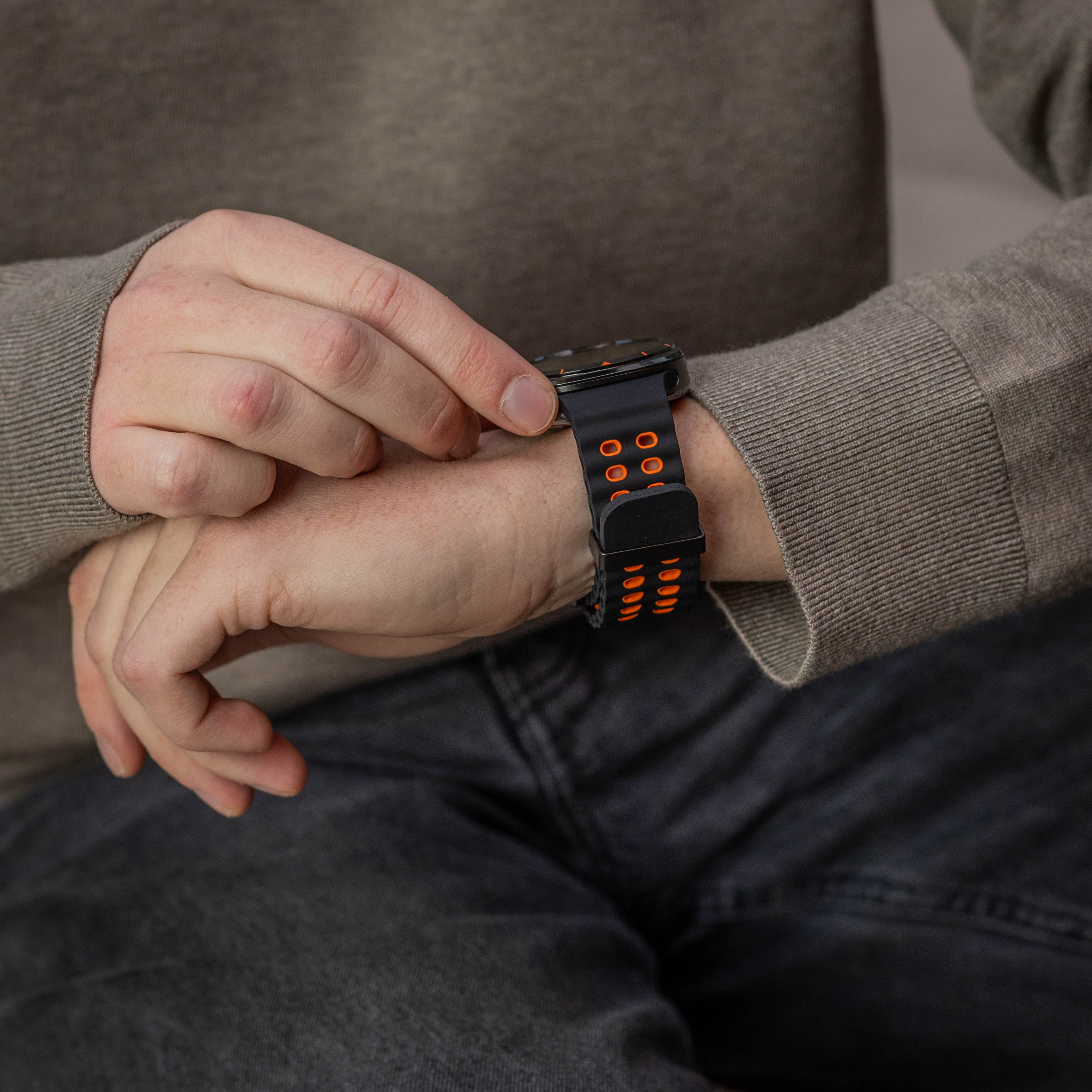 Samsung Galaxy Watch Ultra wave siliconen bandje (zwart/oranje)