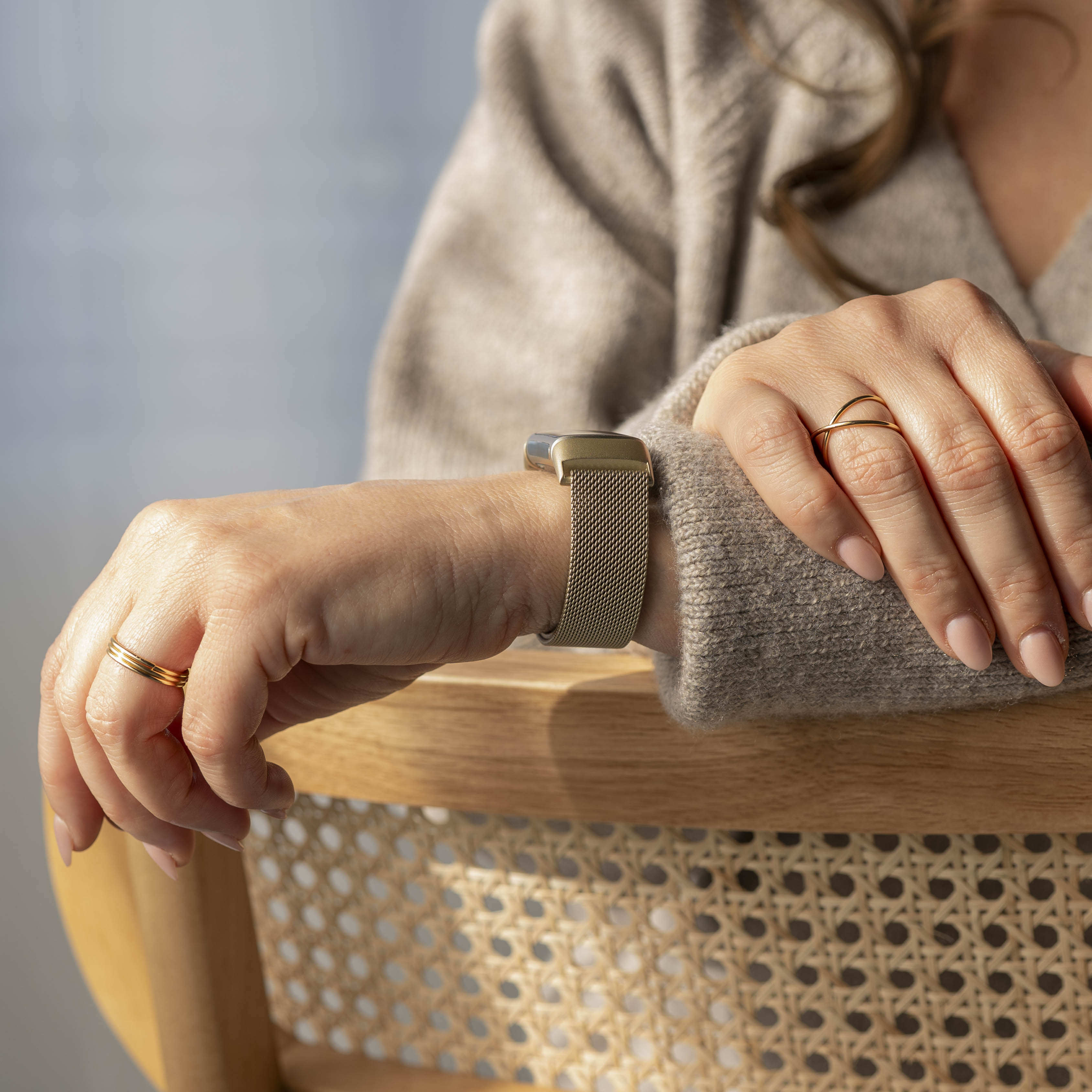 Fitbit Charge 6 Milanese band (champagne)