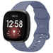 Fitbit Versa 4 siliconen classic bandje (grijsblauw)