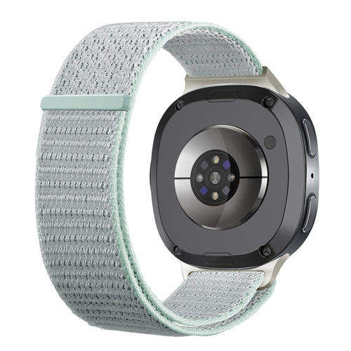  Samsung Galaxy Watch 8 - 44mm nylon bandje (licht cyaan)
