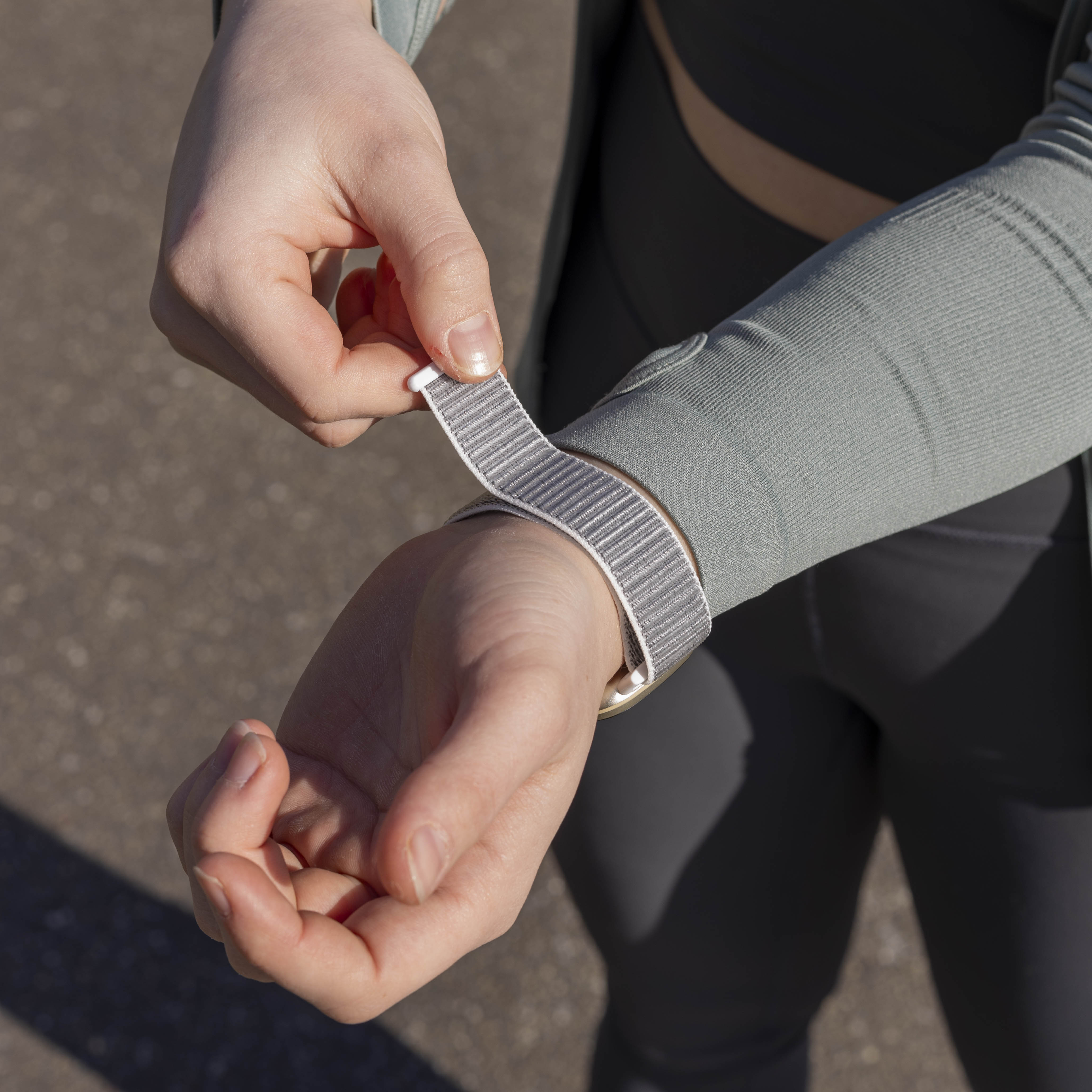 Fitbit Sense nylon bandje (zeeschelp)