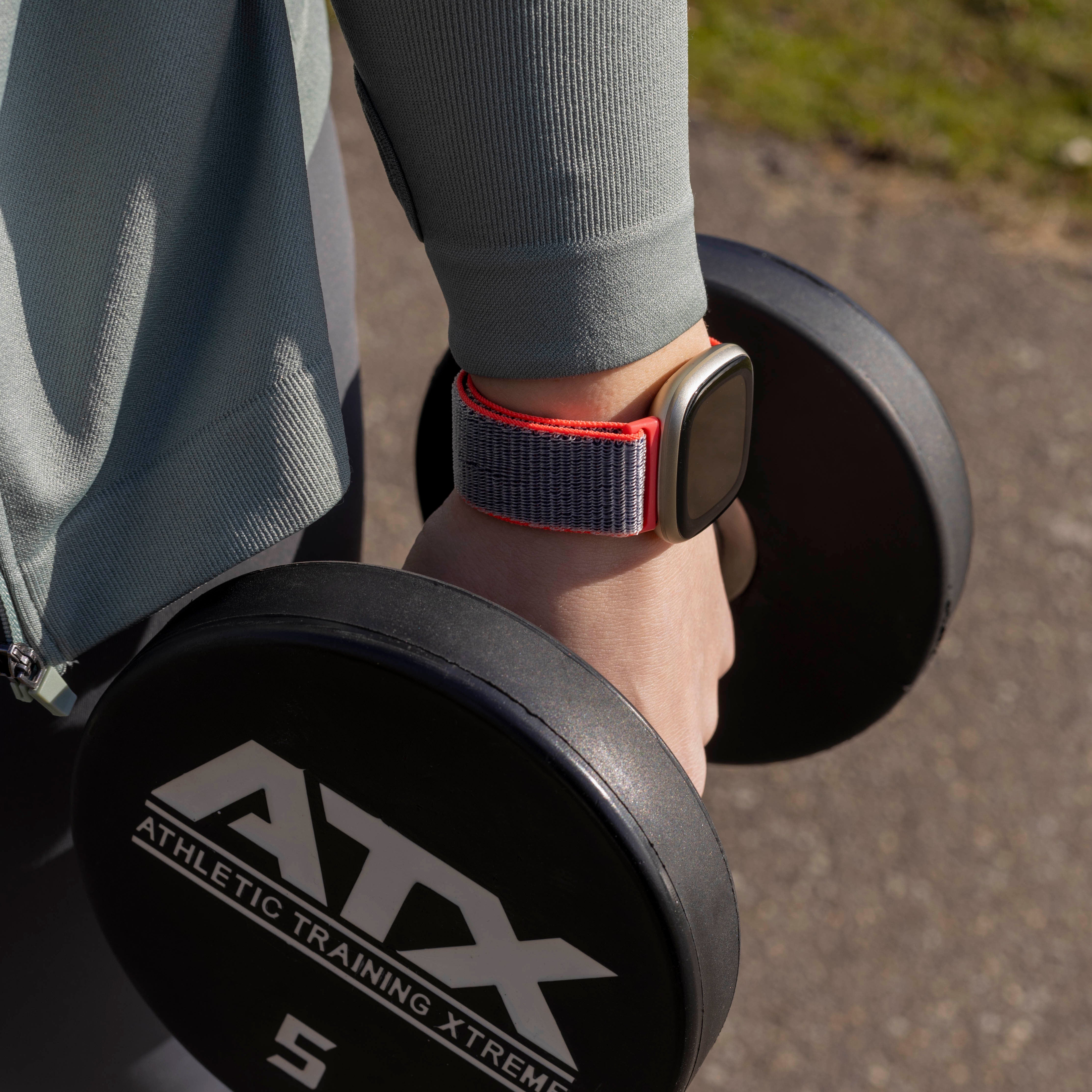 Fitbit Versa 3 nylon bandje (bright powder)