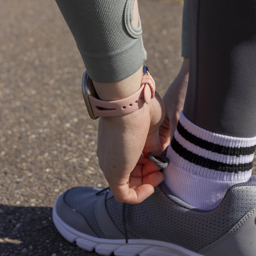 Fitbit Versa 4 luxe siliconen bandje (roze)