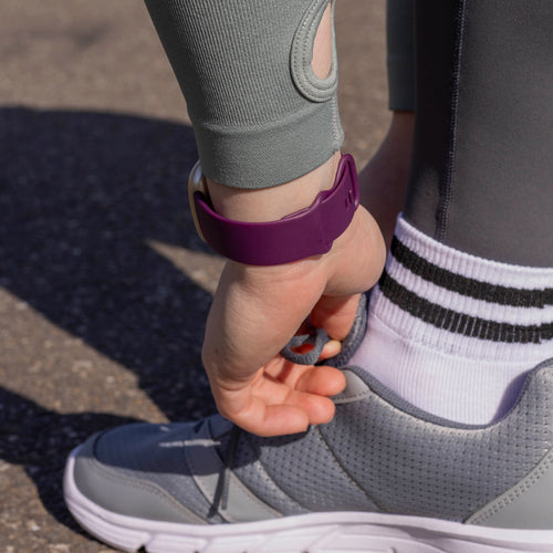 Fitbit Versa 4 siliconen classic bandje (donkerpaars)