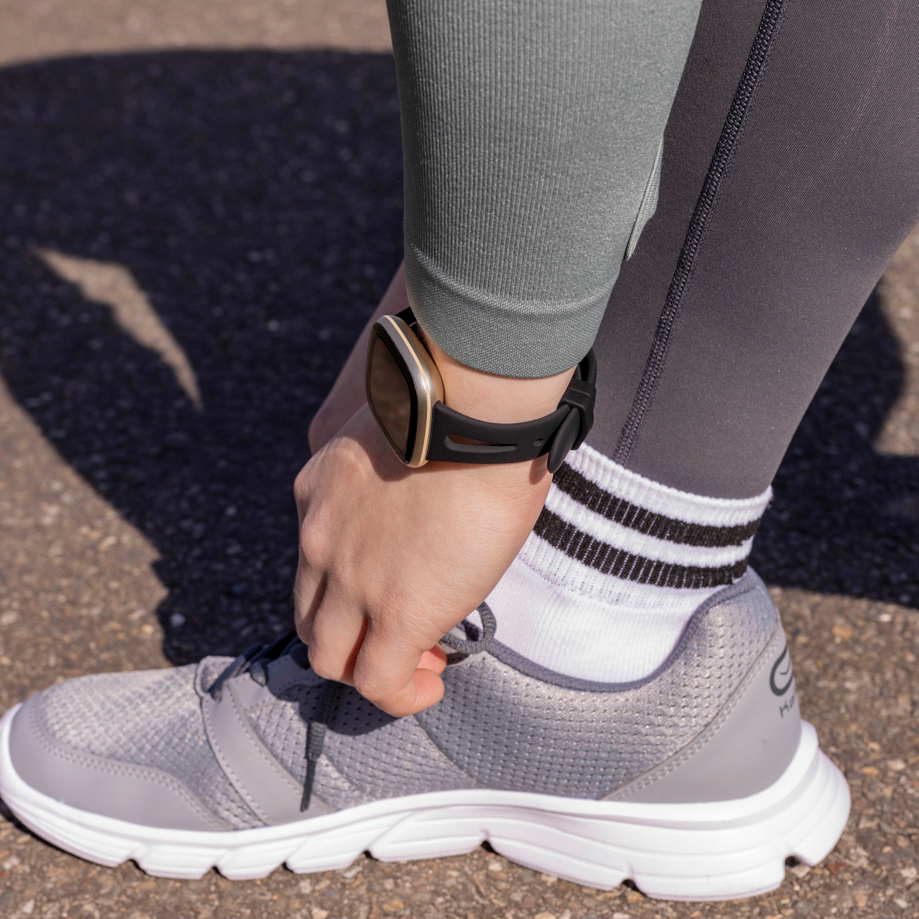 Fitbit Versa 4 luxe siliconen bandje (zwart)