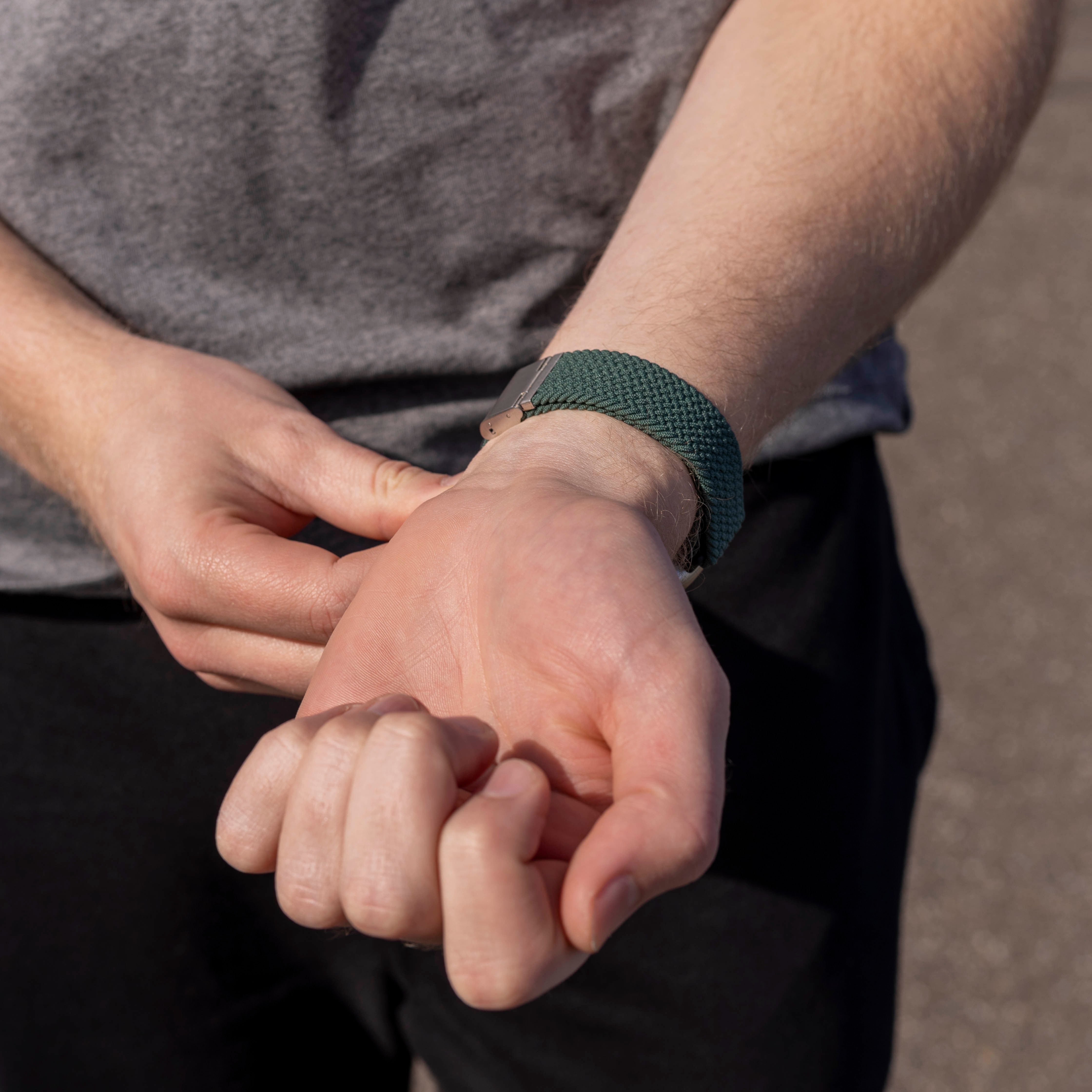 Fitbit Versa 3 verstelbaar gevlochten bandje (donkergroen)